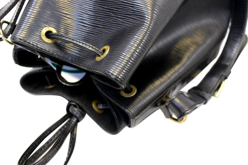 LOUIS VUITTON Epi Leather Noe Black Shoulder Bag