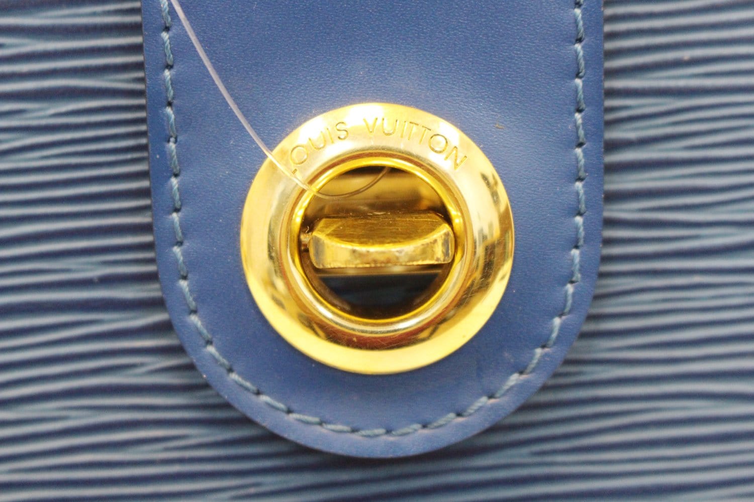 LOUIS VUITTON Epi Leather Blue Cluny Shoulder Bag