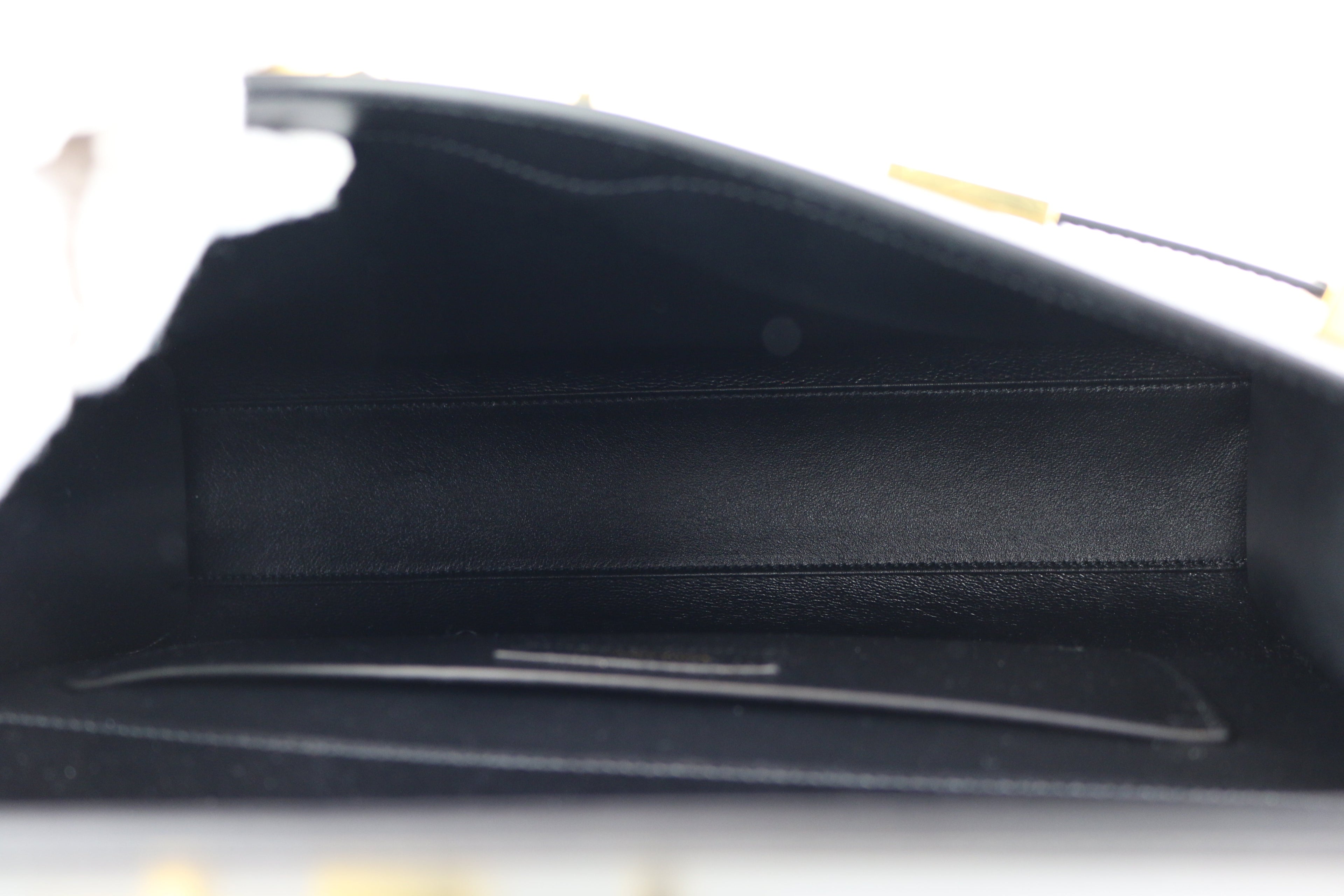 Black Manhattan Shoulder Bag