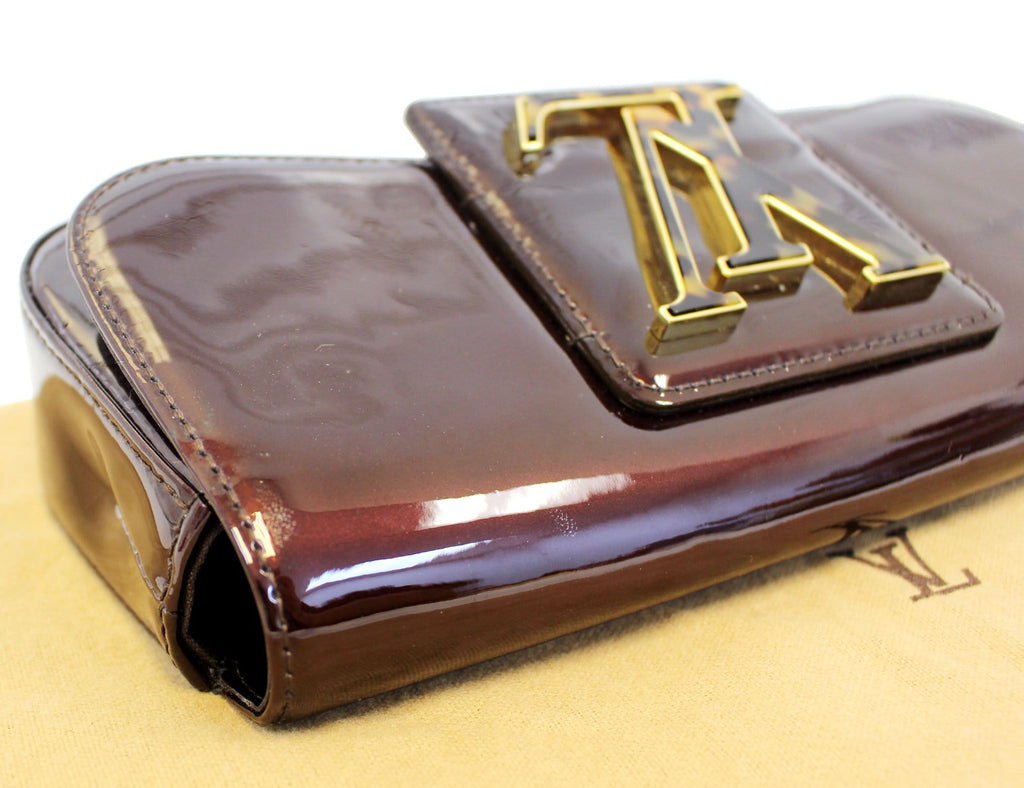 LOUIS VUITTON Sobe Pochette Vernis Rouge Fauviste Clutch Bag