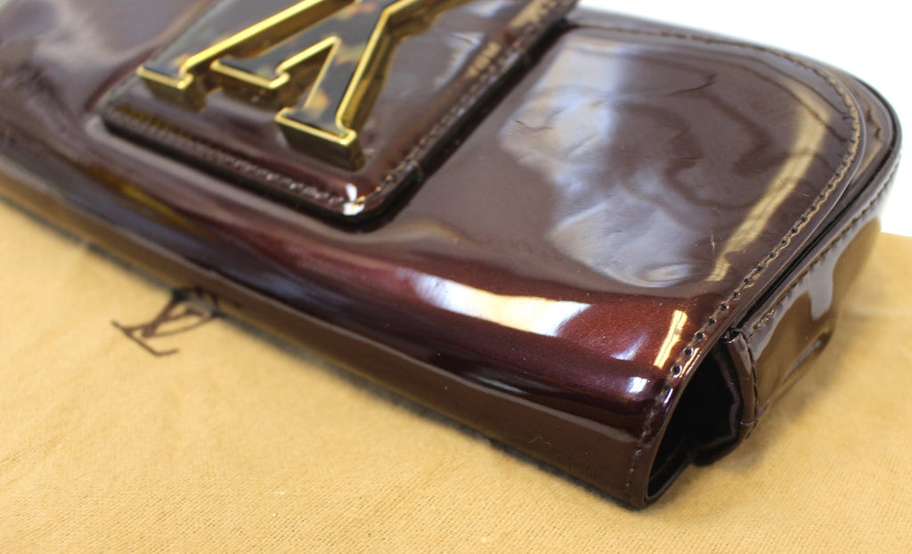 LOUIS VUITTON Sobe Pochette Vernis Rouge Fauviste Clutch Bag