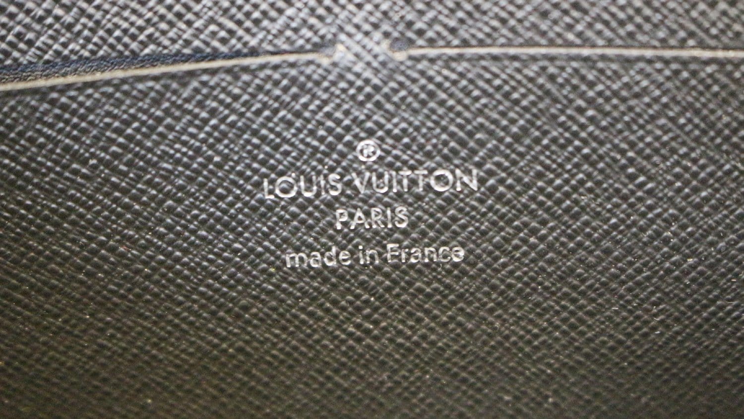LOUIS VUITTON Epi World Tour Twist Chain Wallet Noir Black Crossbody