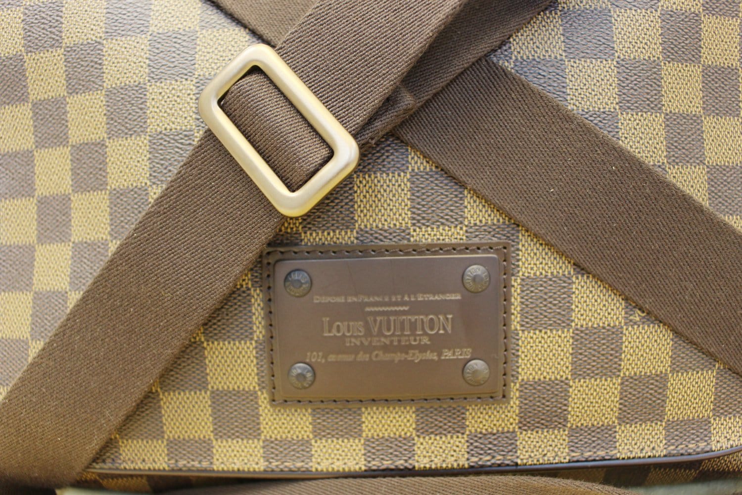 LOUIS VUITTON Damier Ebene Brooklyn MM Crossbody Bag