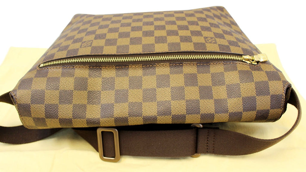 LOUIS VUITTON Damier Ebene Brooklyn MM Crossbody Bag