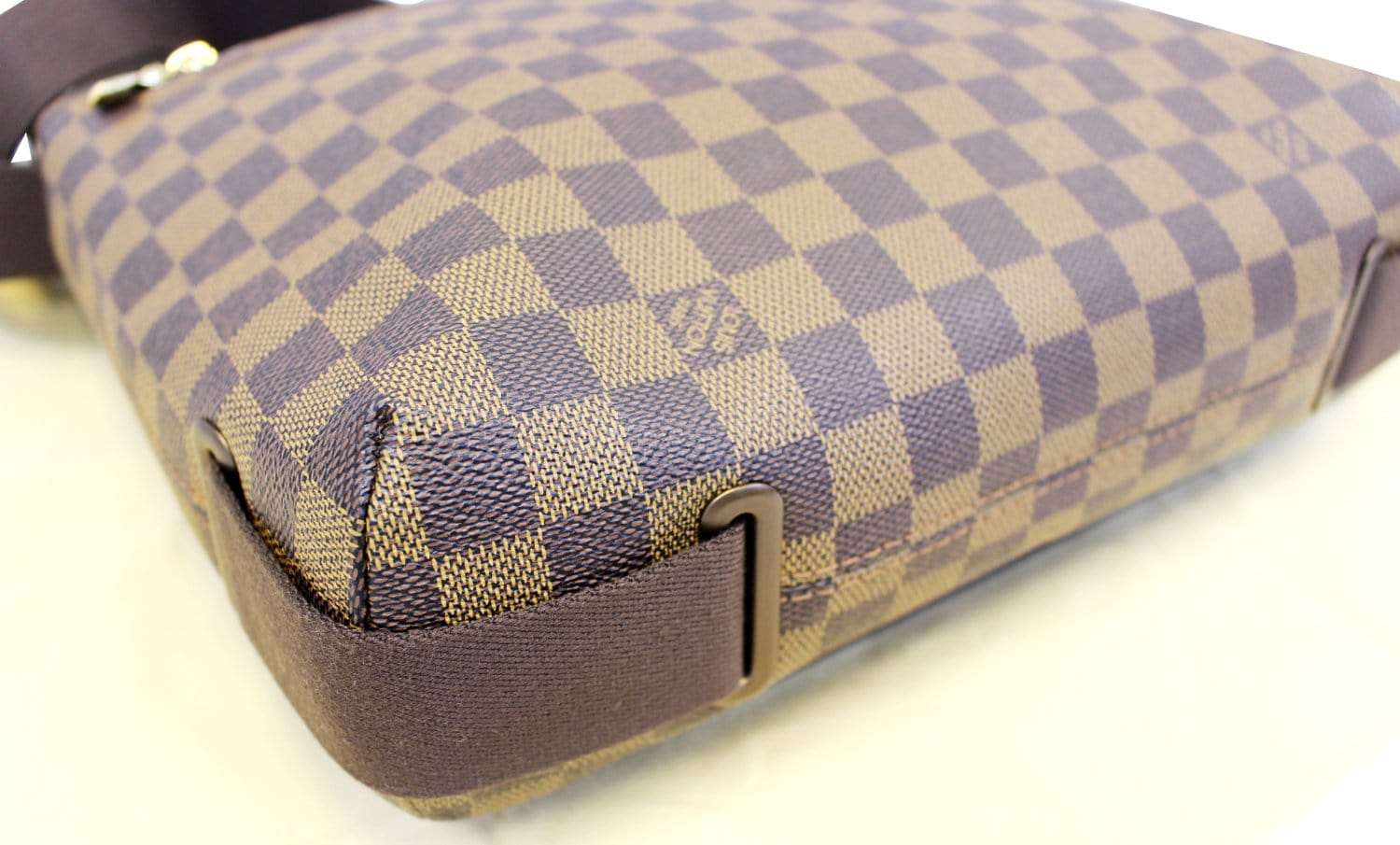 LOUIS VUITTON Damier Ebene Brooklyn MM Crossbody Bag