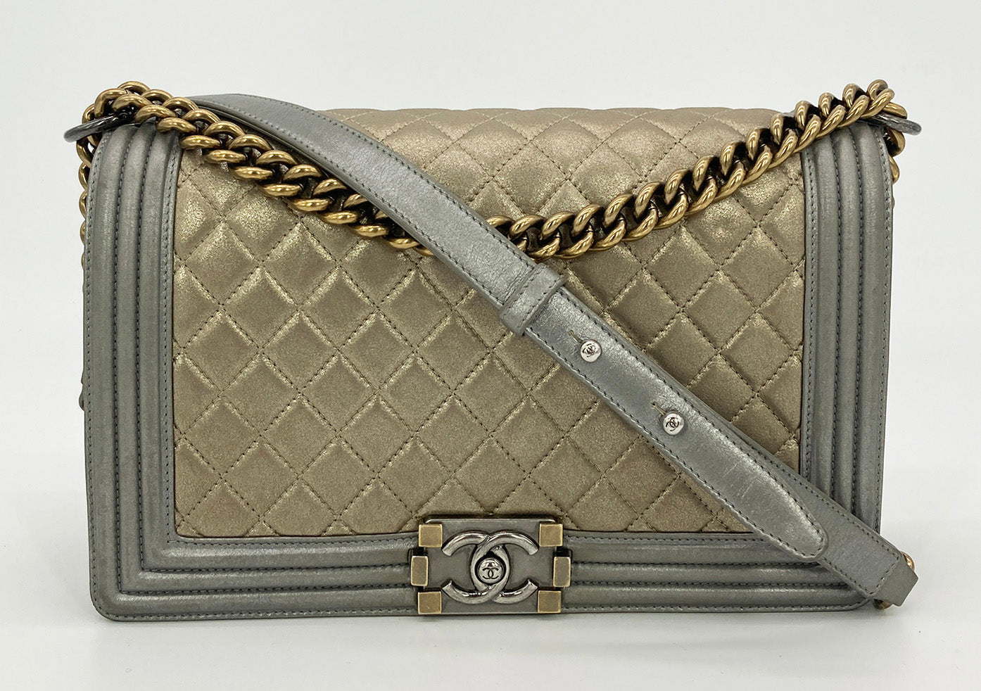 Chanel Gold SiLouis Vuittoner Leather Medium Boy Bag Classic Flap