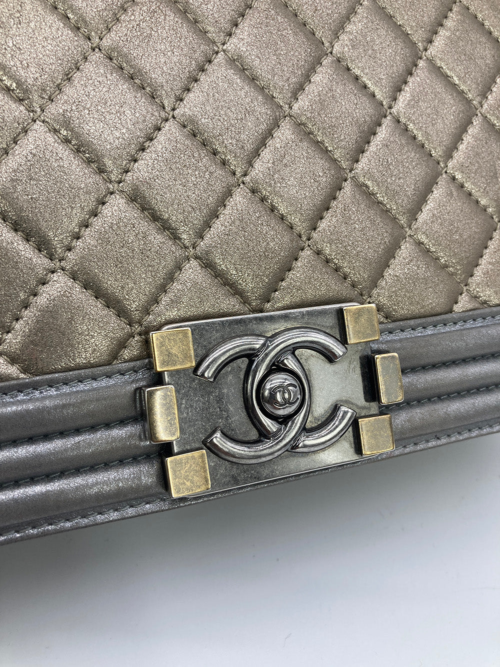 Chanel Gold SiLouis Vuittoner Leather Medium Boy Bag Classic Flap