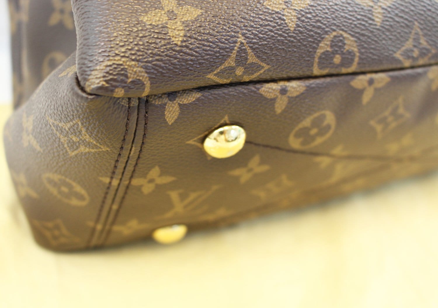 LOUIS VUITTON Safran Monogram Canvas Pallas 2Way Shoulder Bag