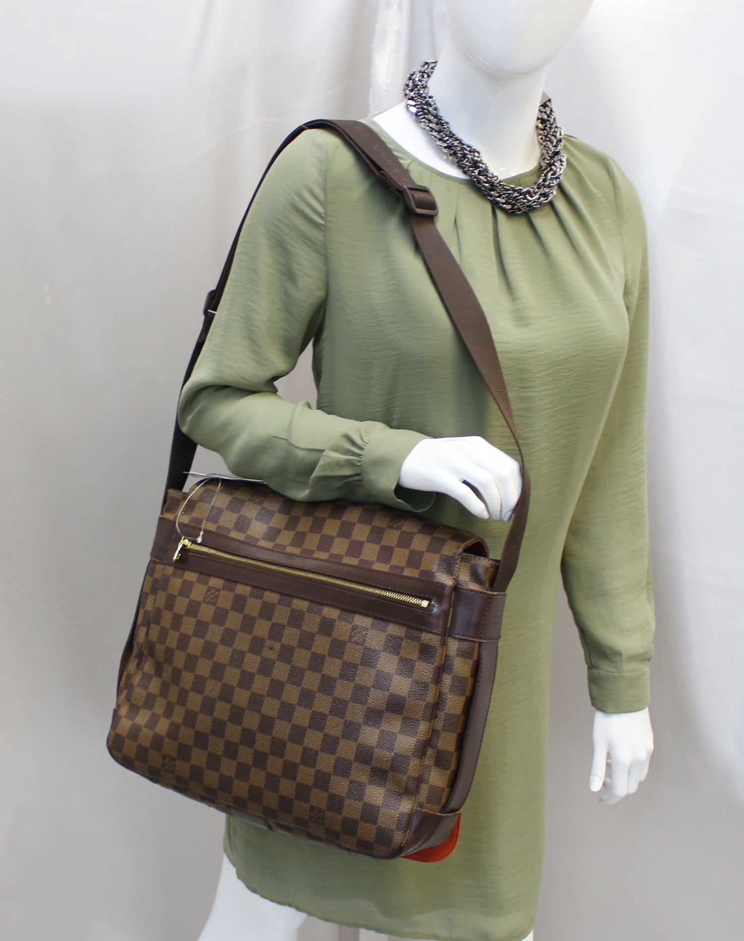 LOUIS VUITTON Damier Ebene Bastille Messenger Bag