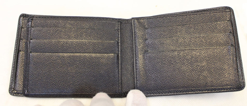 LOUIS VUITTON Slate Taiga Billfold Black Wallet