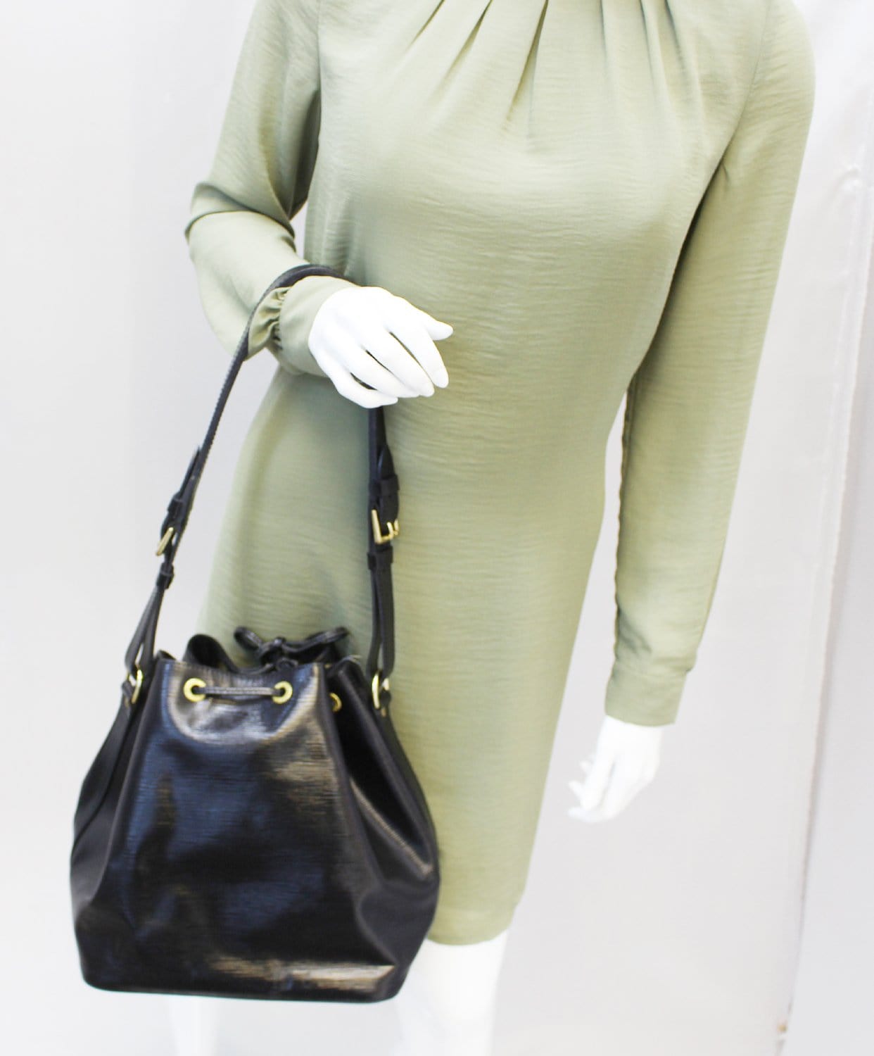 LOUIS VUITTON Epi Leather Petit Noe Black Shoulder Bag - Sale