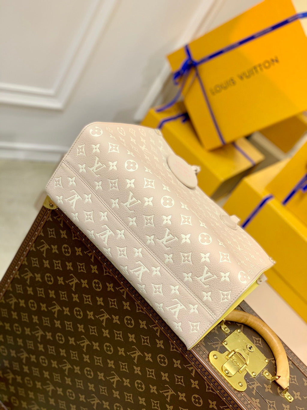 ONTHEGO MM BAG M46128 MONOGRAM EMPREINTE TOTE BAG Beige/Pink/Yellow