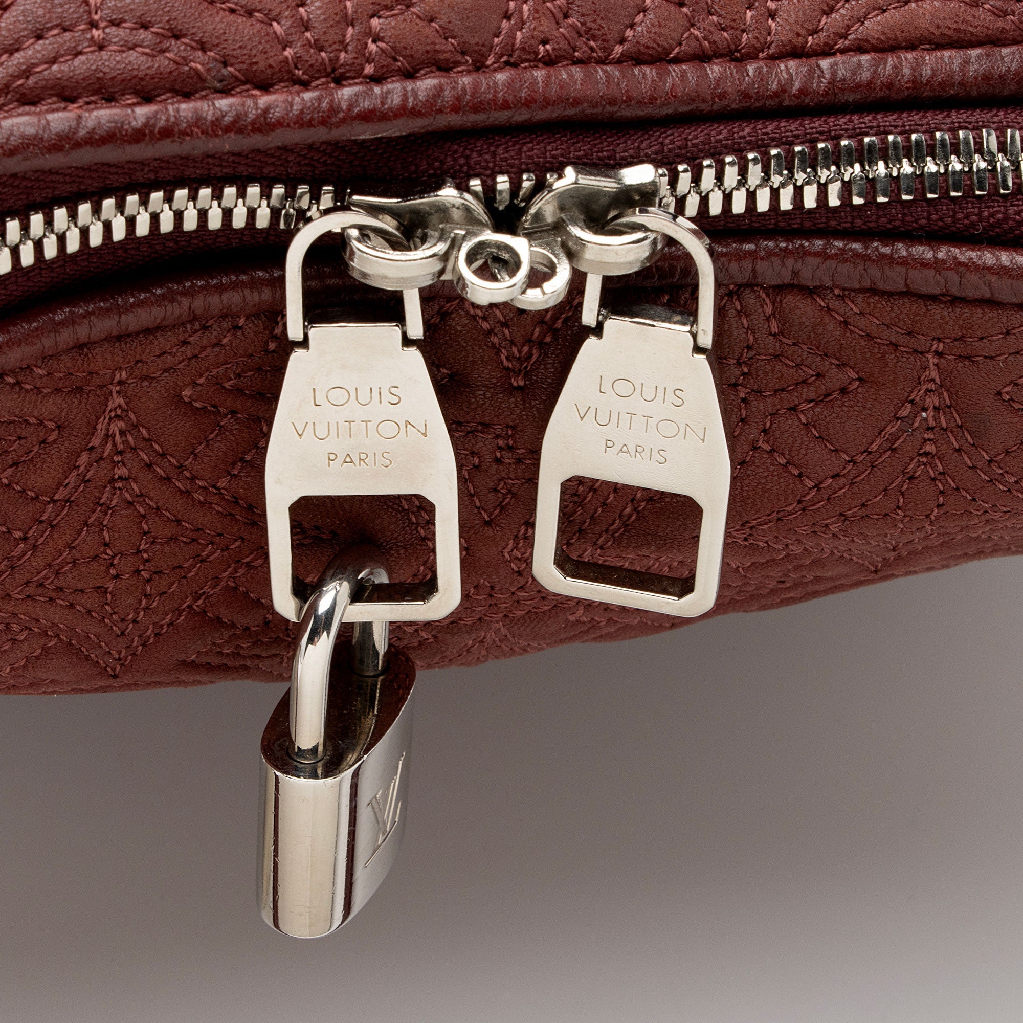Louis Vuitton Antheia Leather Ixia PM Tote (SHF-8ErcnI)