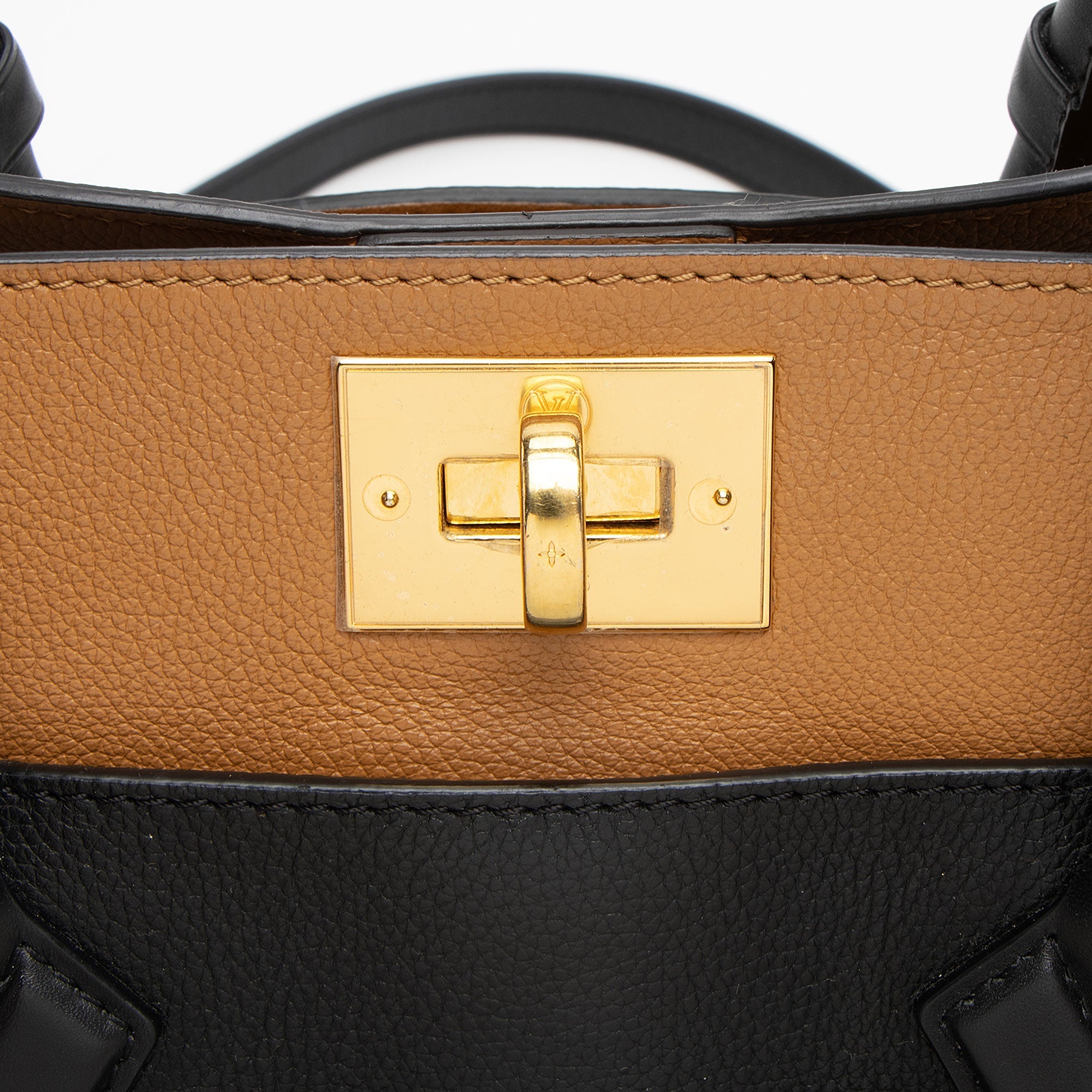Louis Vuitton Calfskin Monogram Canvas On My Side MM Tote (SHF-vj1OwL)
