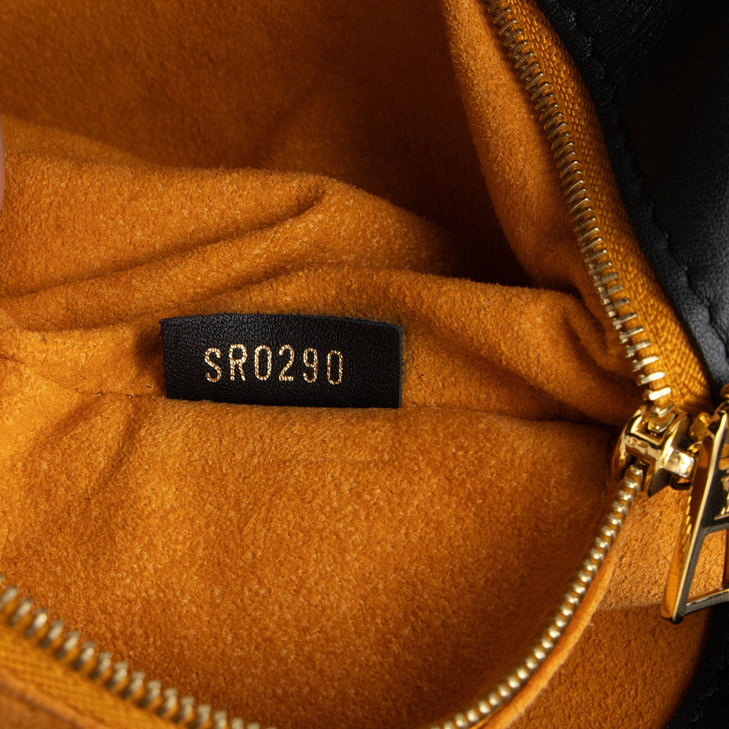 Louis Vuitton Calfskin Tufted Monogram Canvas On My Side MM Tote (SHF-QMhDUi)