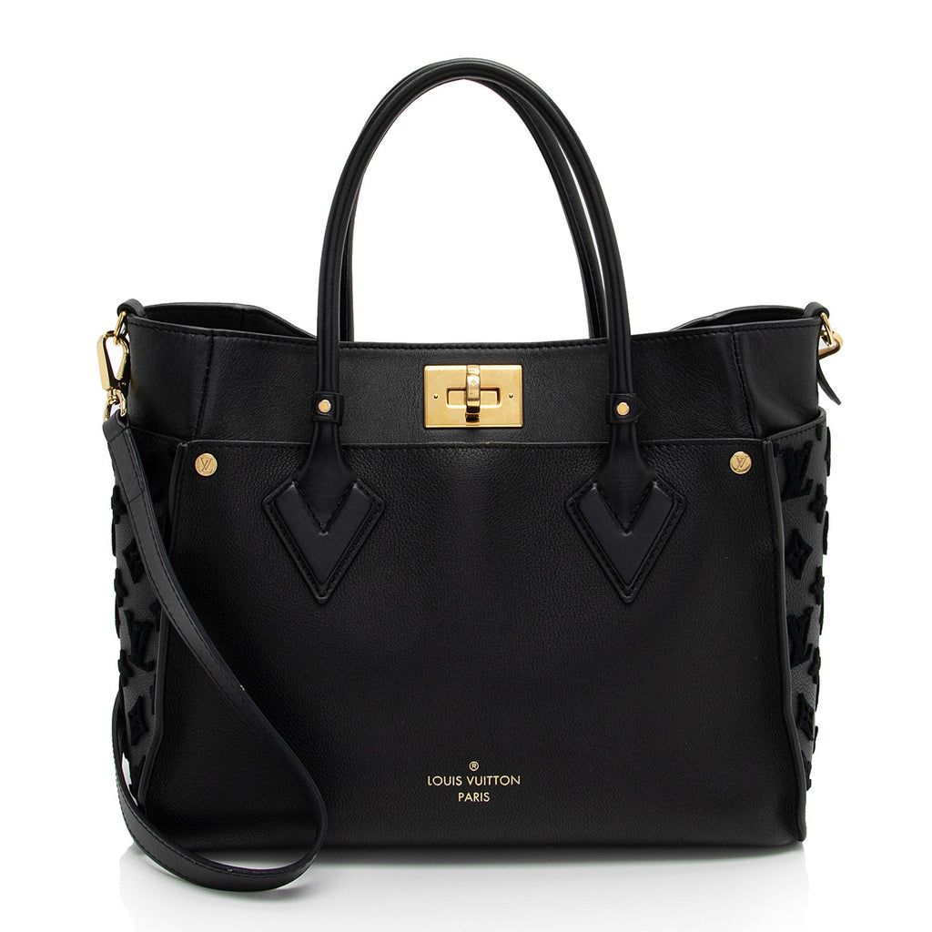 Louis Vuitton Calfskin Tufted Monogram Canvas On My Side MM Tote (SHF-QMhDUi)