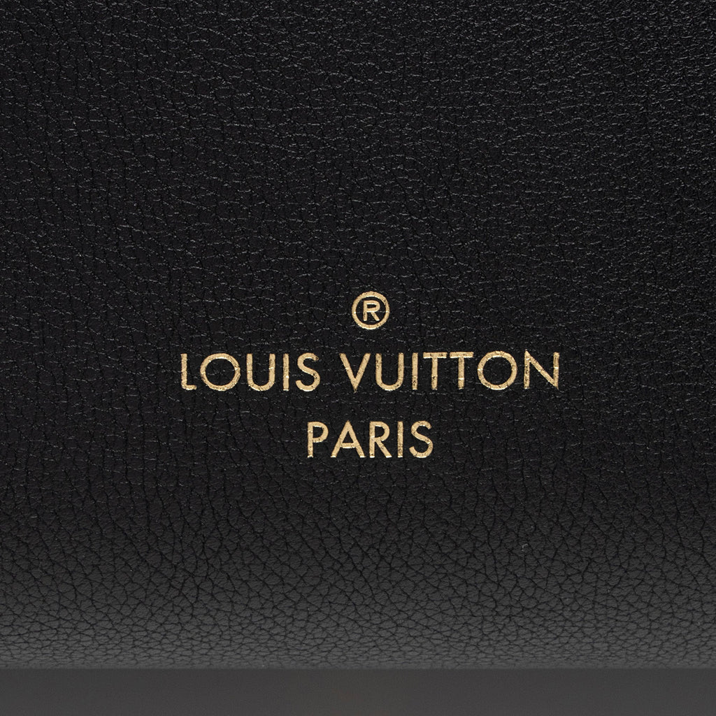 Louis Vuitton Calfskin Tufted Monogram Canvas On My Side MM Tote (SHF-QMhDUi)
