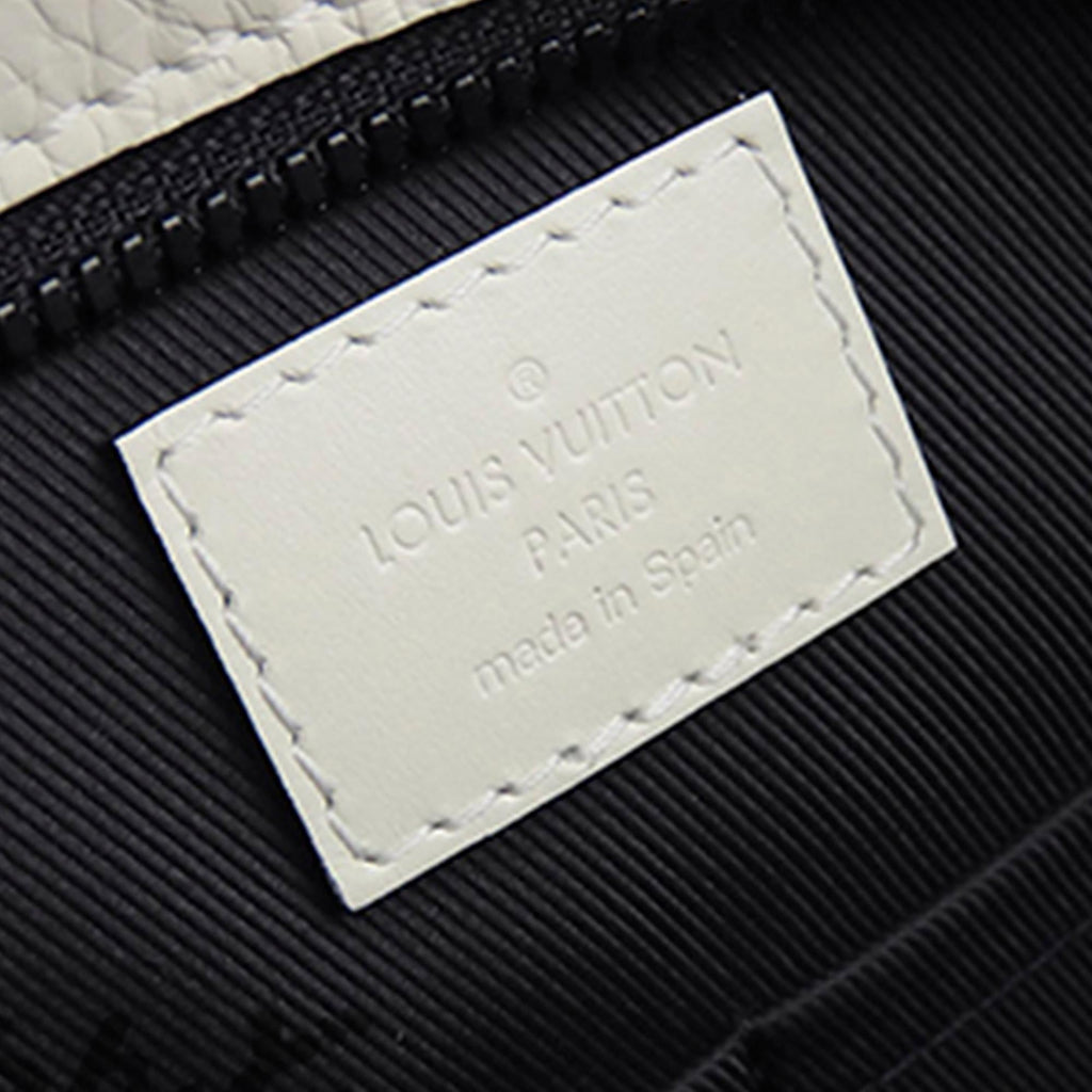 Louis Vuitton Christopher Tote (SHG-qYPc9b)