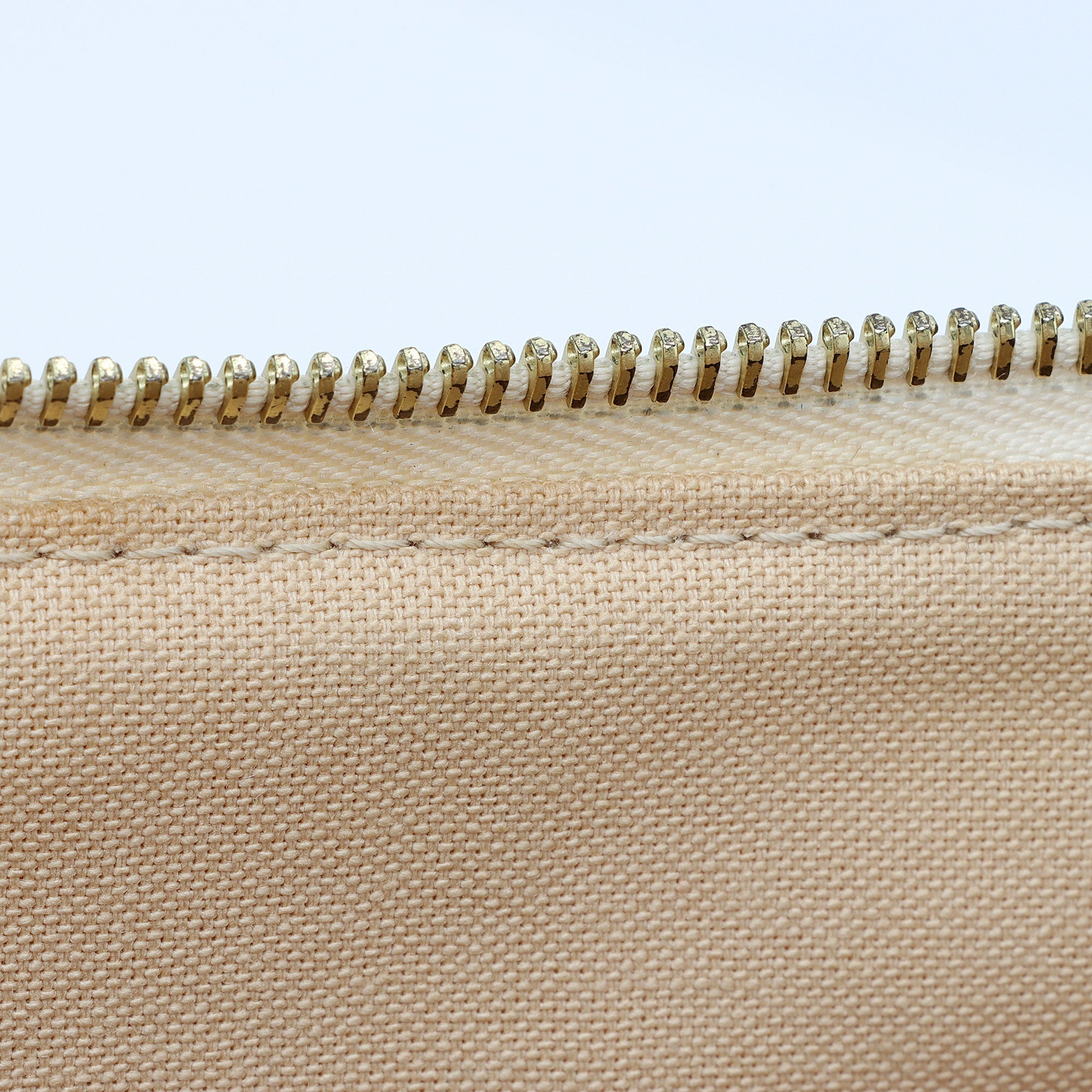 Louis Vuitton Damier Azur Totally MM Tote (SHF-ULoSV5)