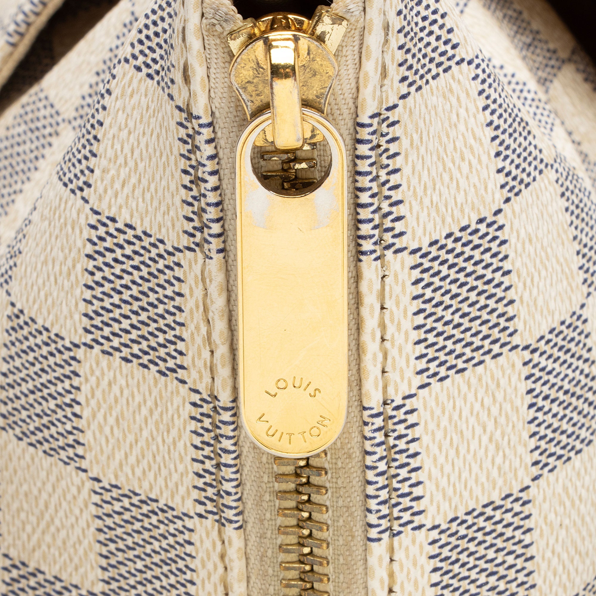 Louis Vuitton Damier Azur Totally MM Tote (SHF-XHT5Vd)