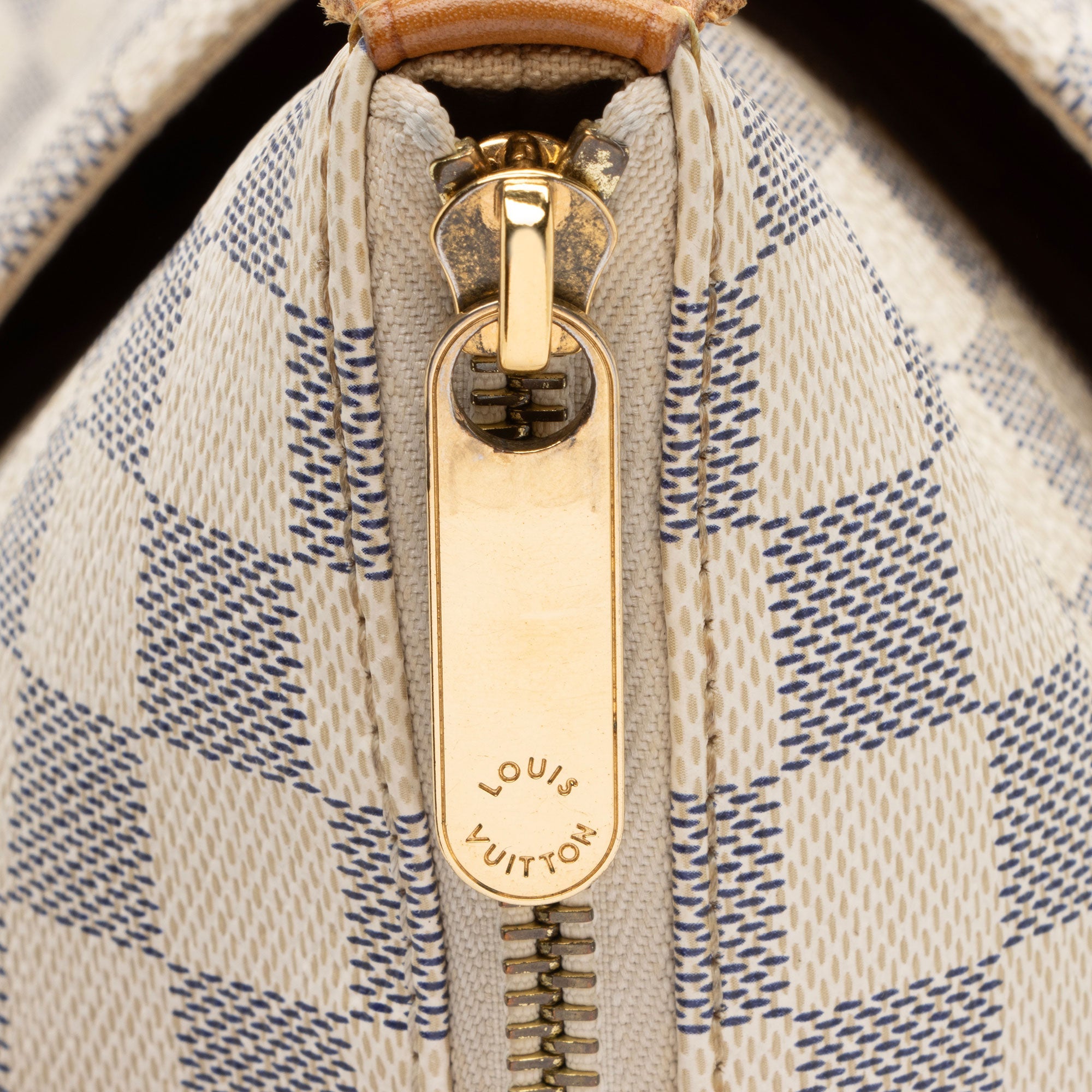 Louis Vuitton Damier Azur Totally MM Tote (SHF-bW0F2T)