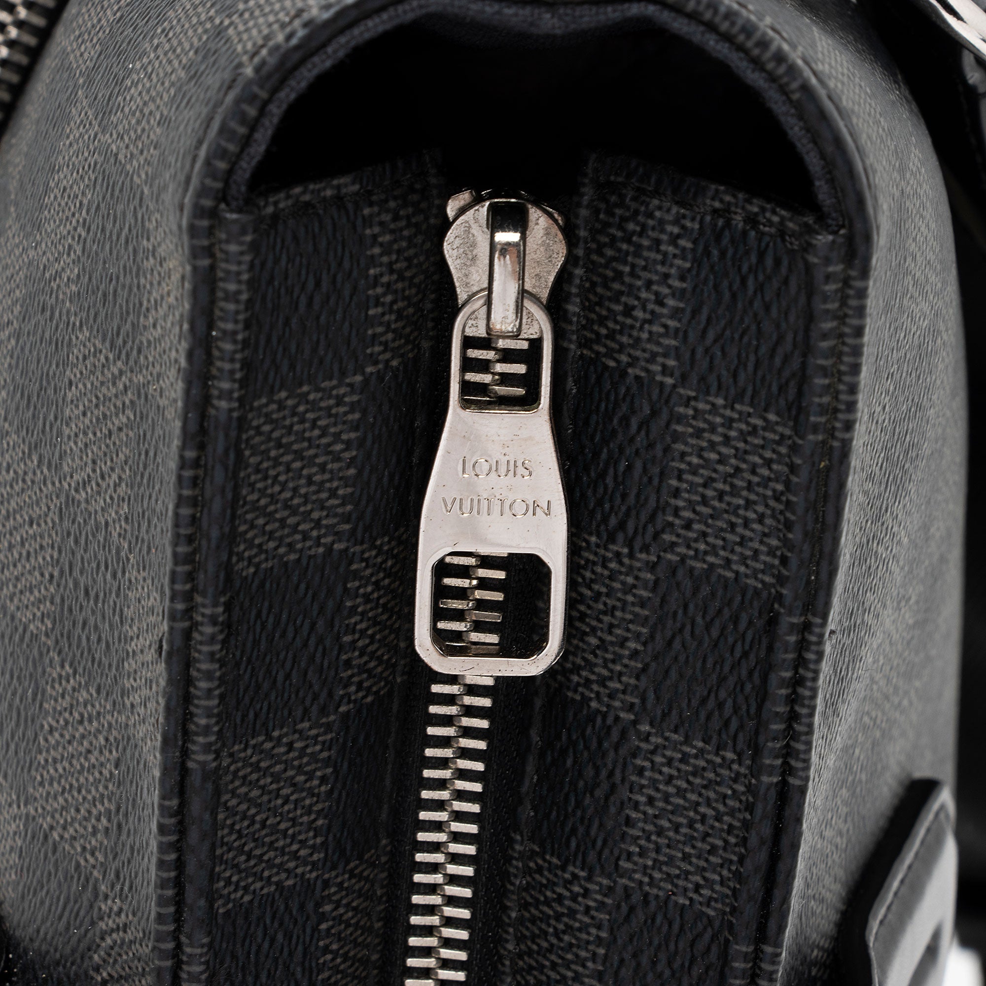Louis Vuitton Damier Graphite 7 Days A Week Tote (SHF-Pc3fk5)