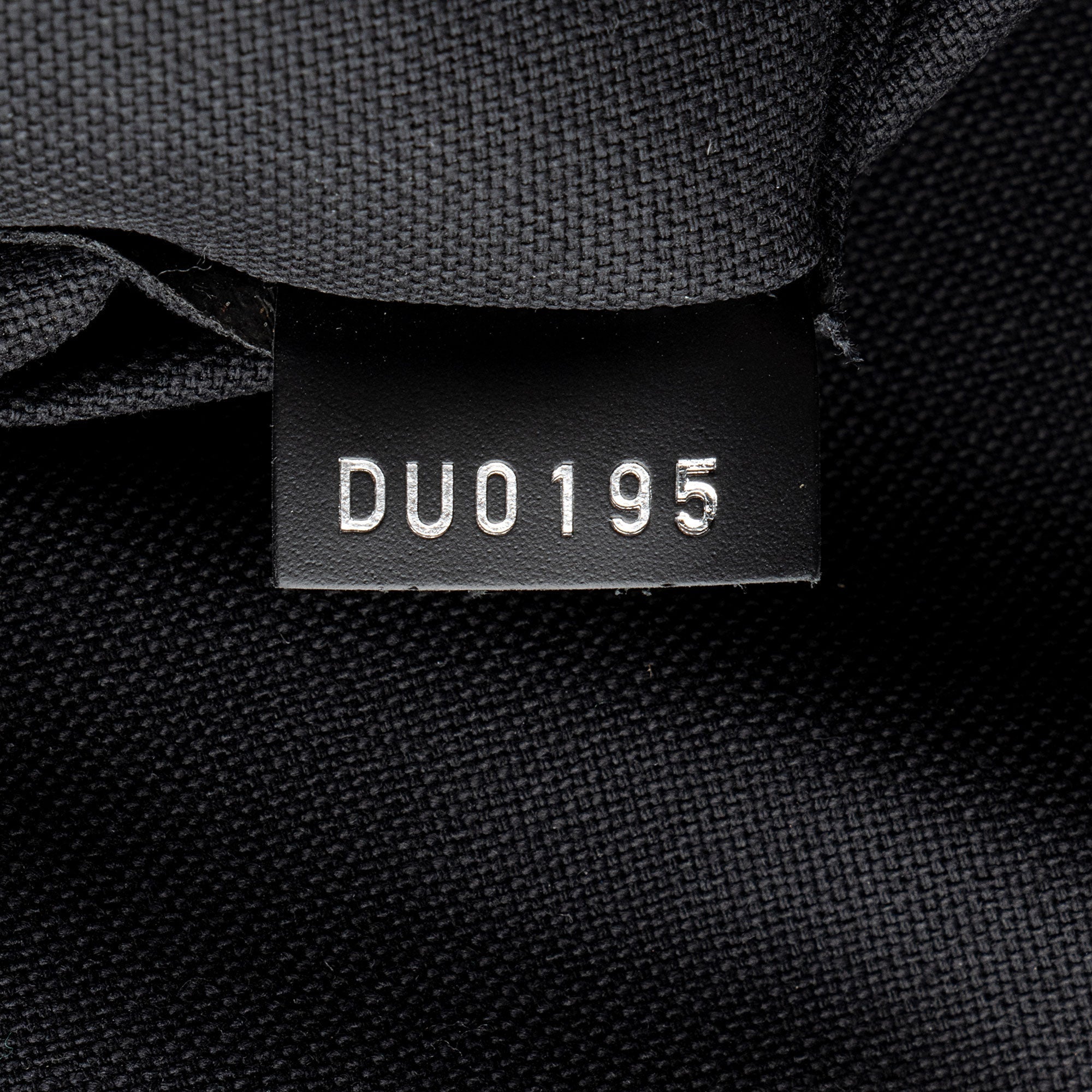 Louis Vuitton Damier Graphite Tadao PM Tote (SHF-Oxs4yX)