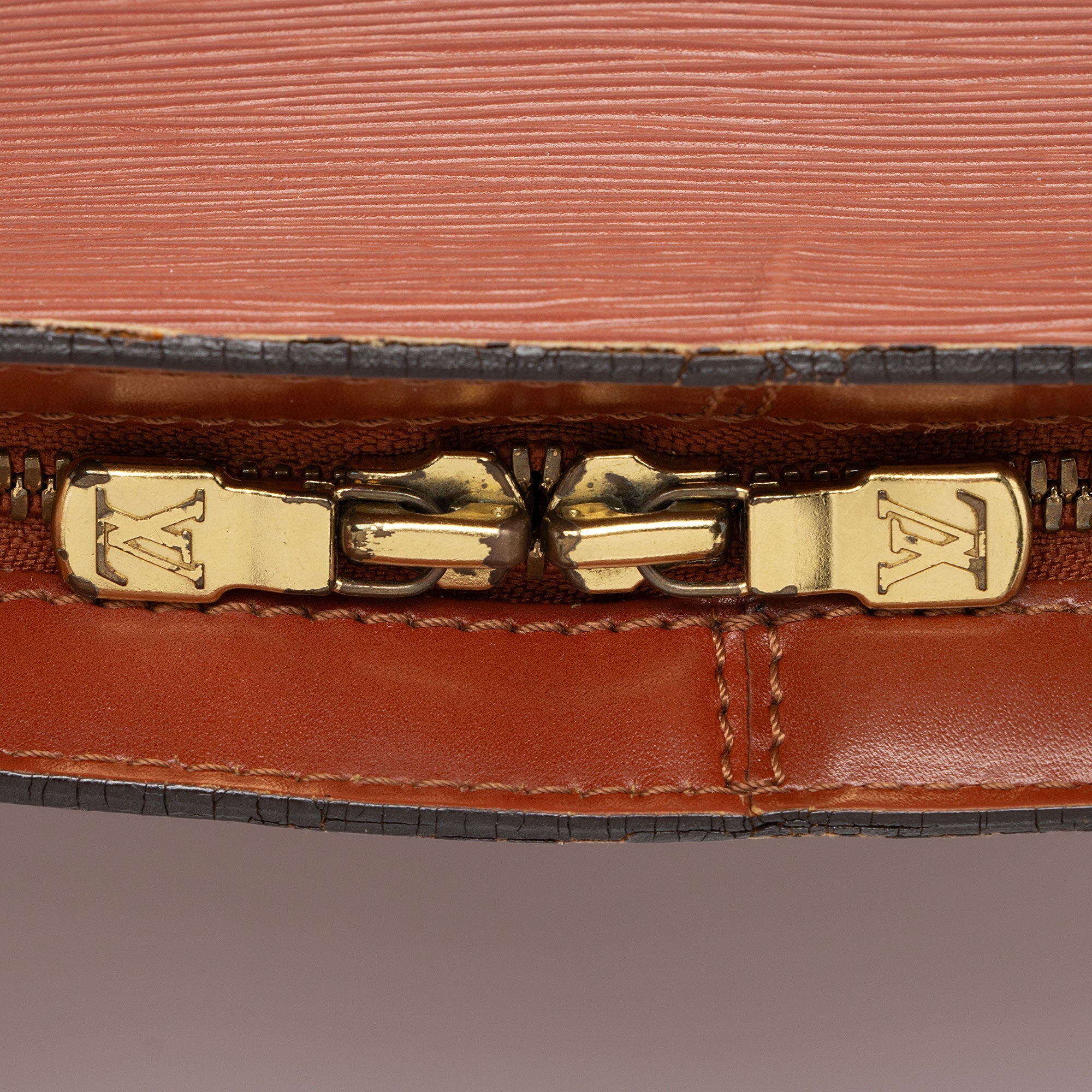 Louis Vuitton Vintage Epi Leather Lussac Tote (SHF-D4oeHh)