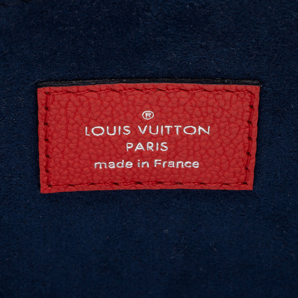 Louis Vuitton Epi Leather Twist Tote (SHF-xoKhub)