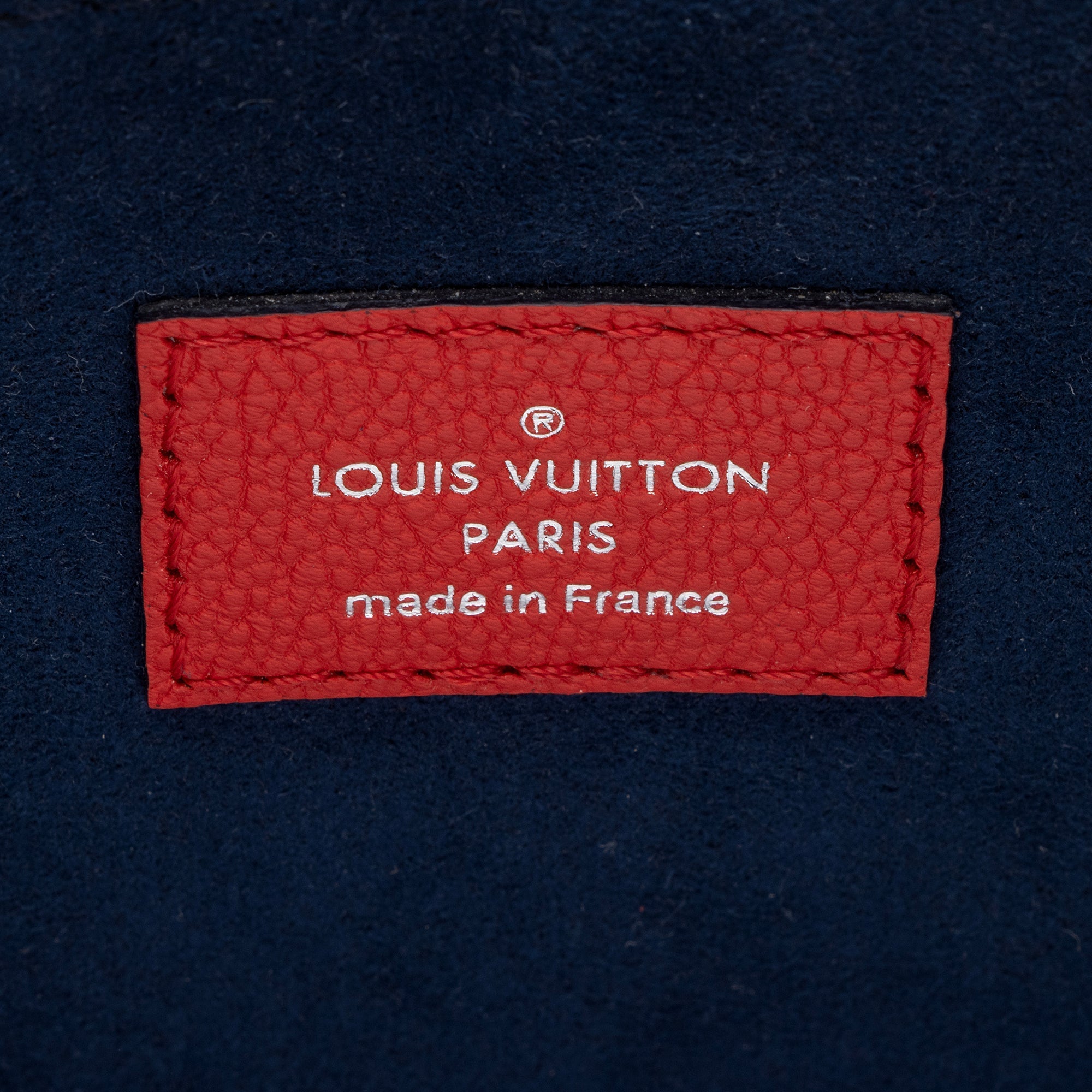 Louis Vuitton Epi Leather Twist Tote (SHF-xoKhub)