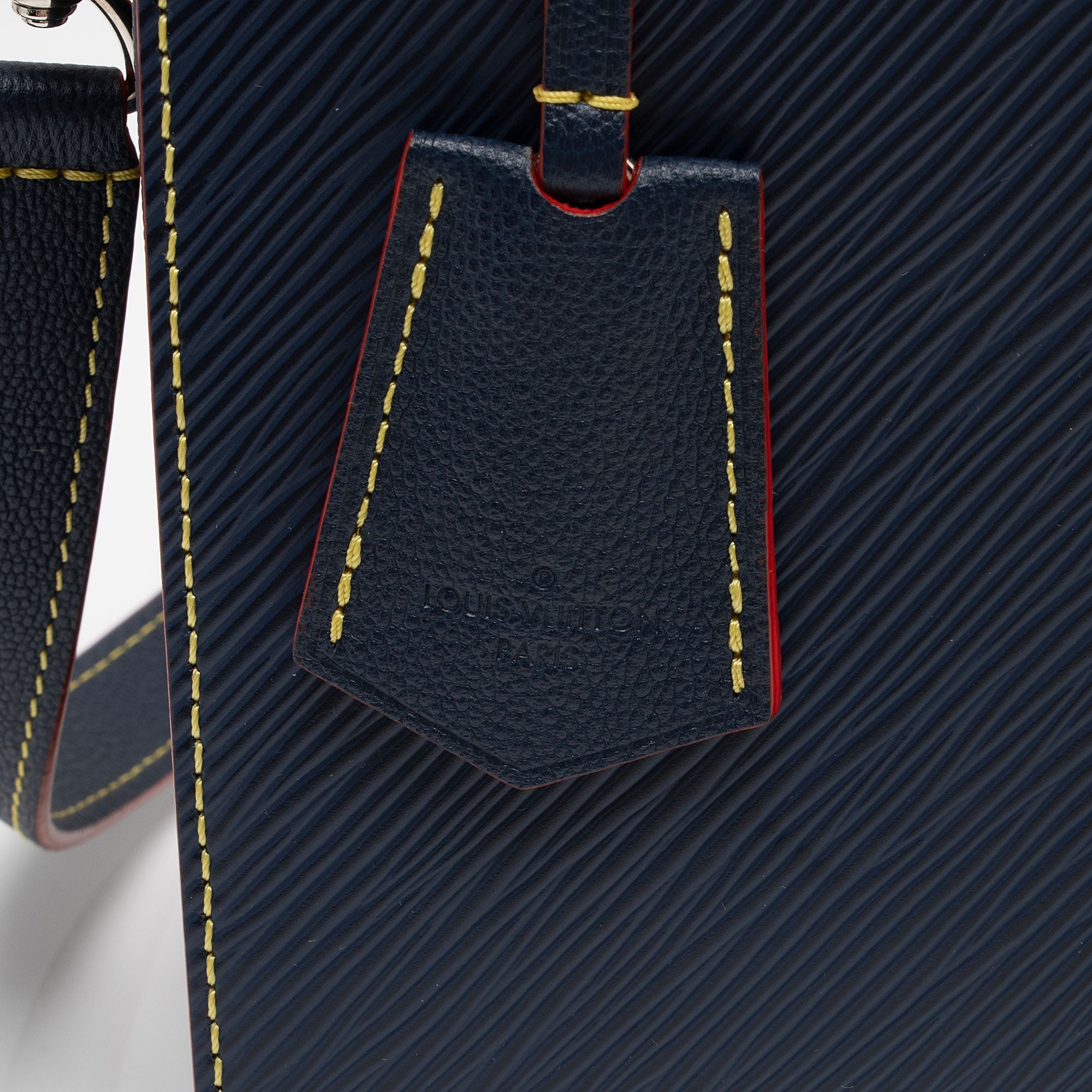 Louis Vuitton Epi Leather Twist Tote (SHF-4ToptI)