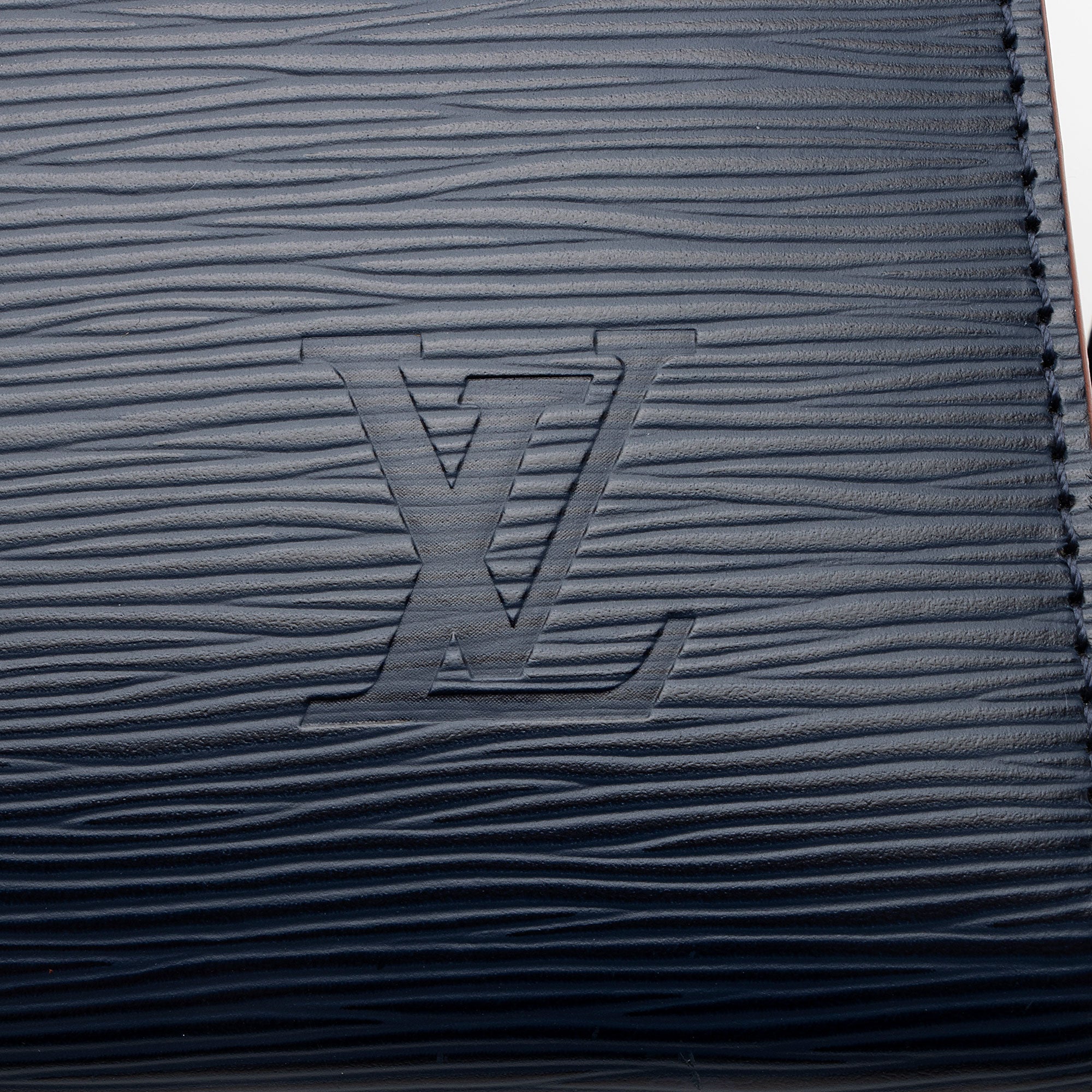 Louis Vuitton Epi Leather Vaneau MM Tote (SHF-bxv3T3)