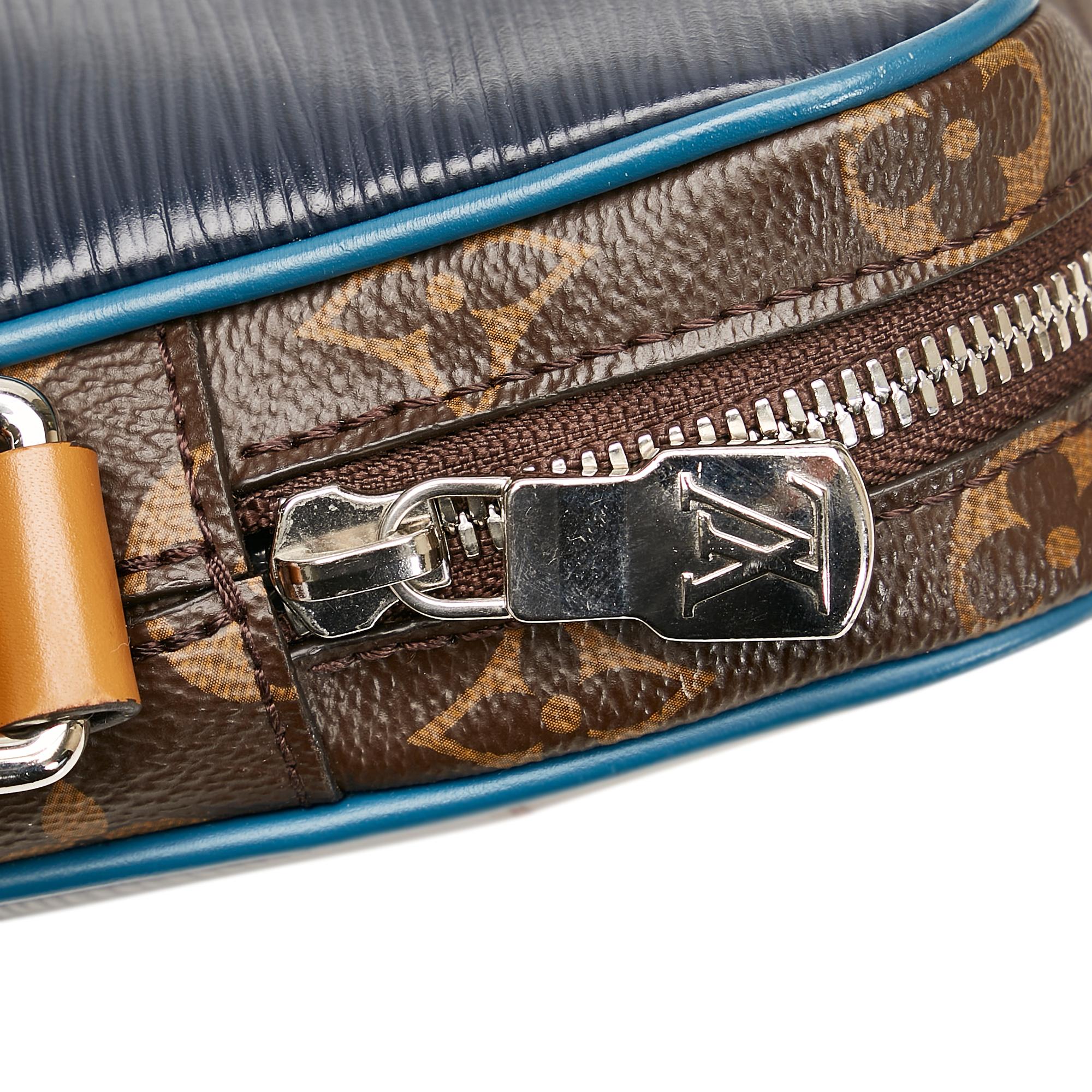 Louis Vuitton Epi Monogram Danube PM (SHG-F3PEAL)