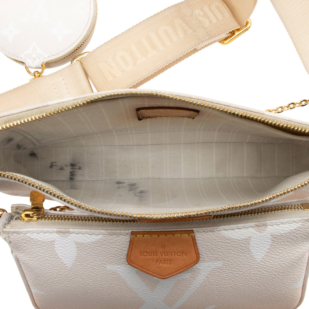 Louis Vuitton Giant Monogram Canvas By The Pool Multi-Pochette Accessoires (SHF-nJ1ZWz)