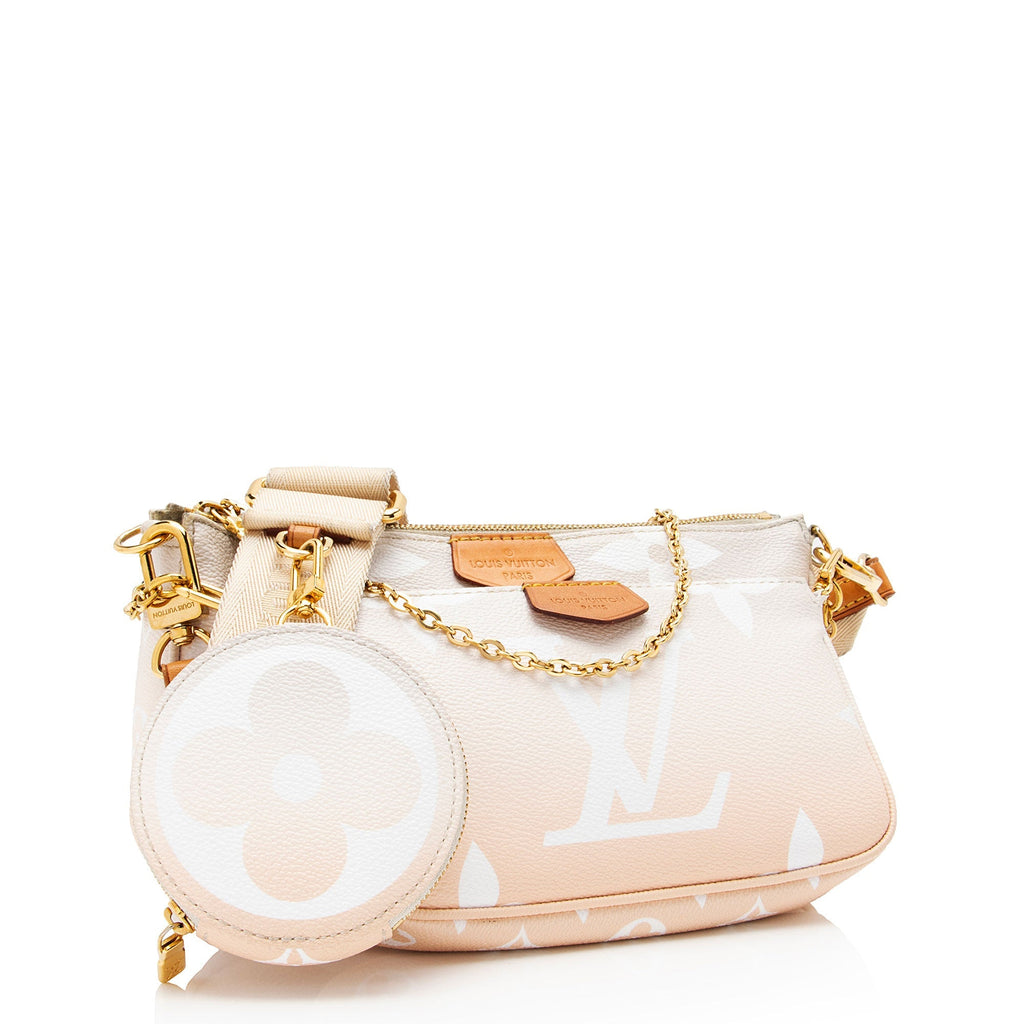 Louis Vuitton Giant Monogram Canvas By The Pool Multi-Pochette Accessoires (SHF-nJ1ZWz)