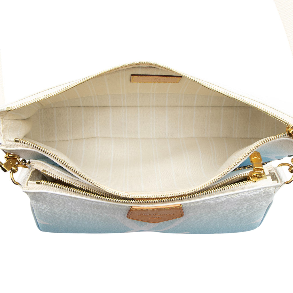 Louis Vuitton Giant Monogram Canvas By The Pool Multi-Pochette Accessoires