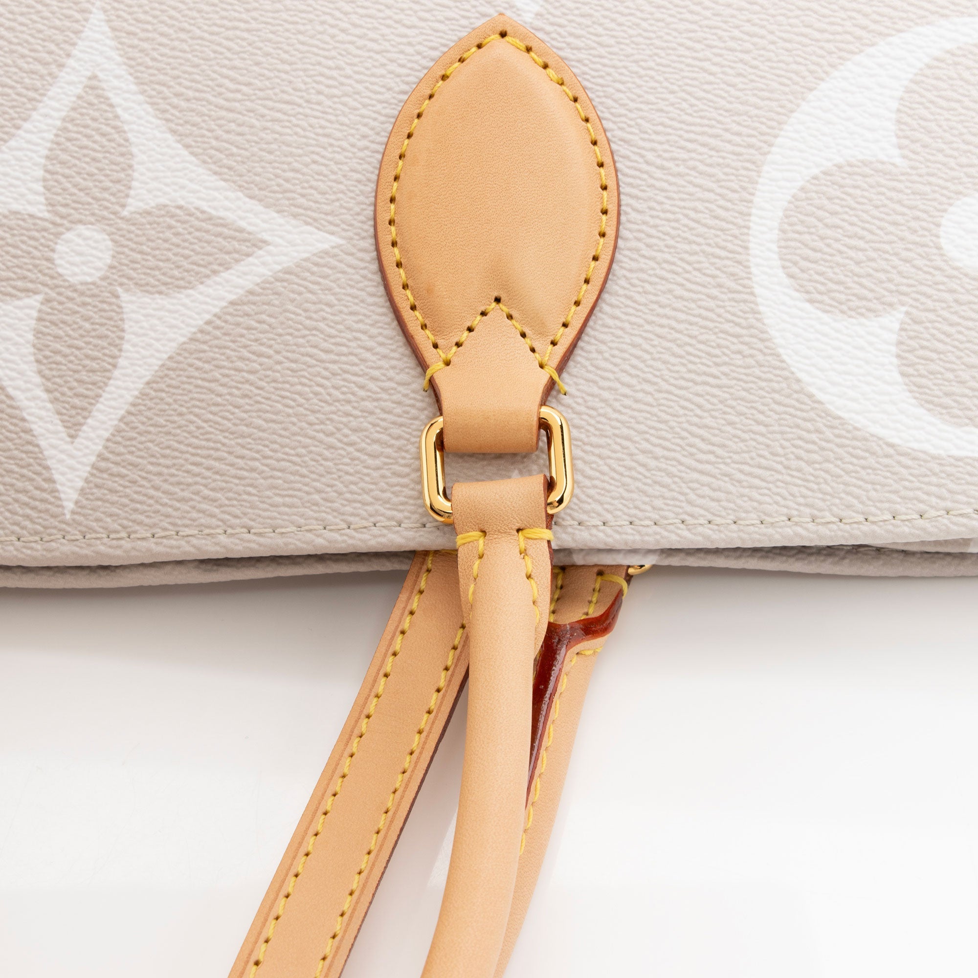 Louis Vuitton Giant Monogram Canvas By The Pool Onthego GM Tote (SHF-wxw5Qi)