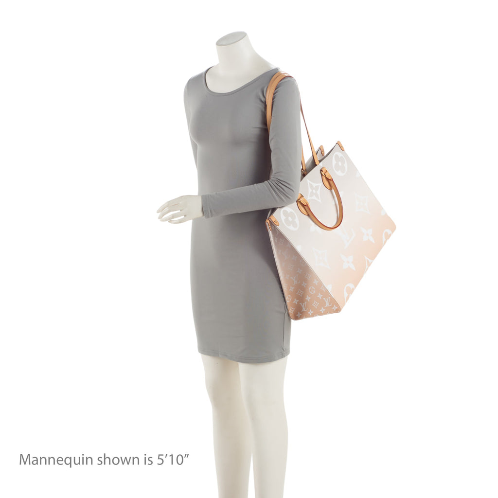 Louis Vuitton Giant Monogram Canvas By The Pool Onthego GM Tote (SHF-wxw5Qi)