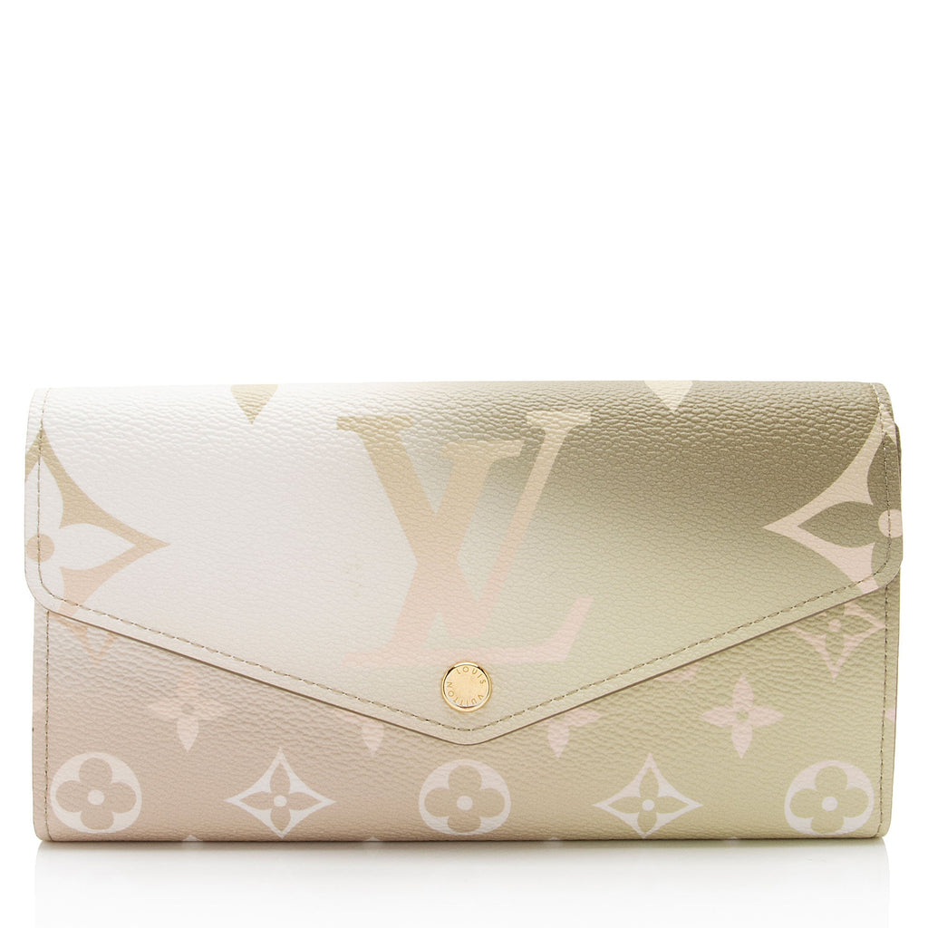 Louis Vuitton Giant Monogram Canvas By The Pool Sarah Wallet (SHF-cCXHLx)