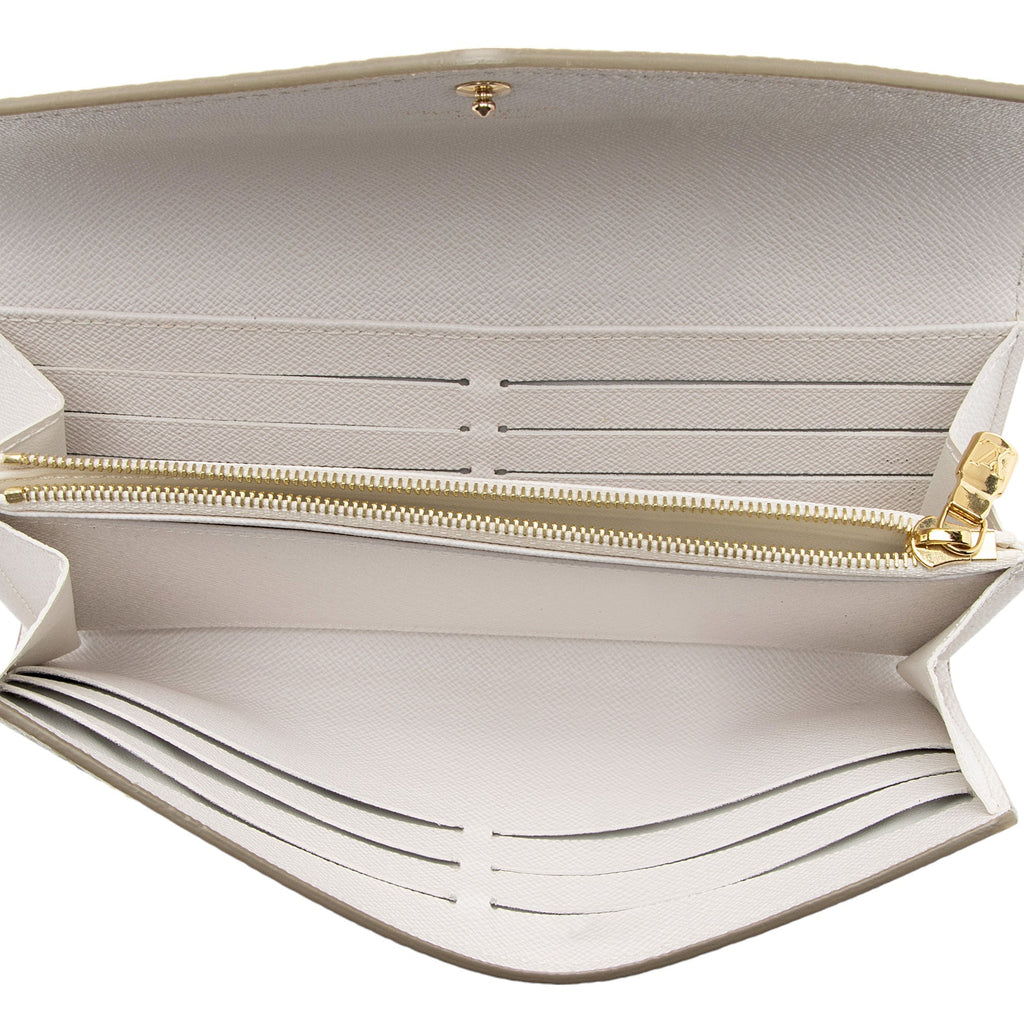 Louis Vuitton Giant Monogram Canvas By The Pool Sarah Wallet (SHF-cCXHLx)