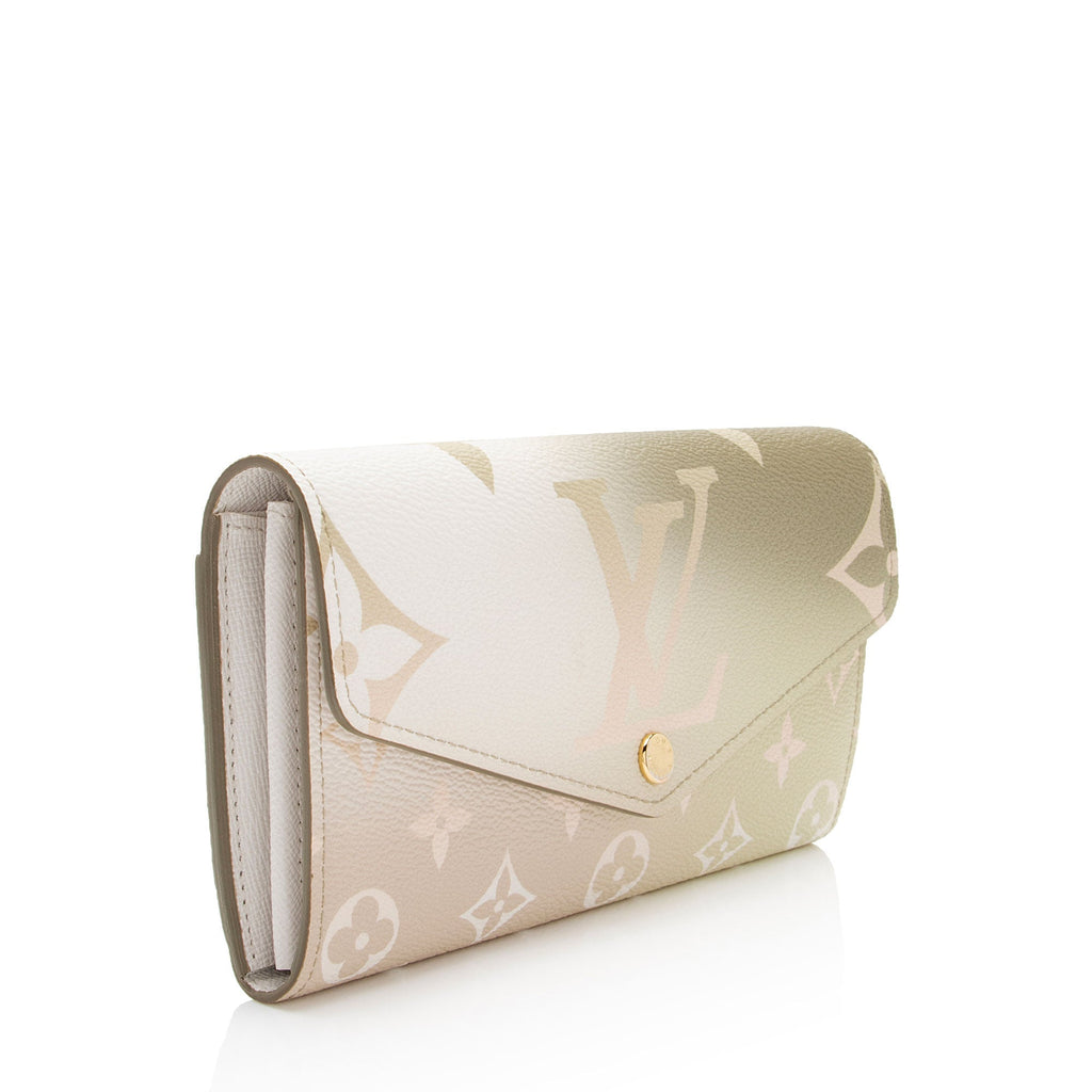 Louis Vuitton Giant Monogram Canvas By The Pool Sarah Wallet (SHF-cCXHLx)