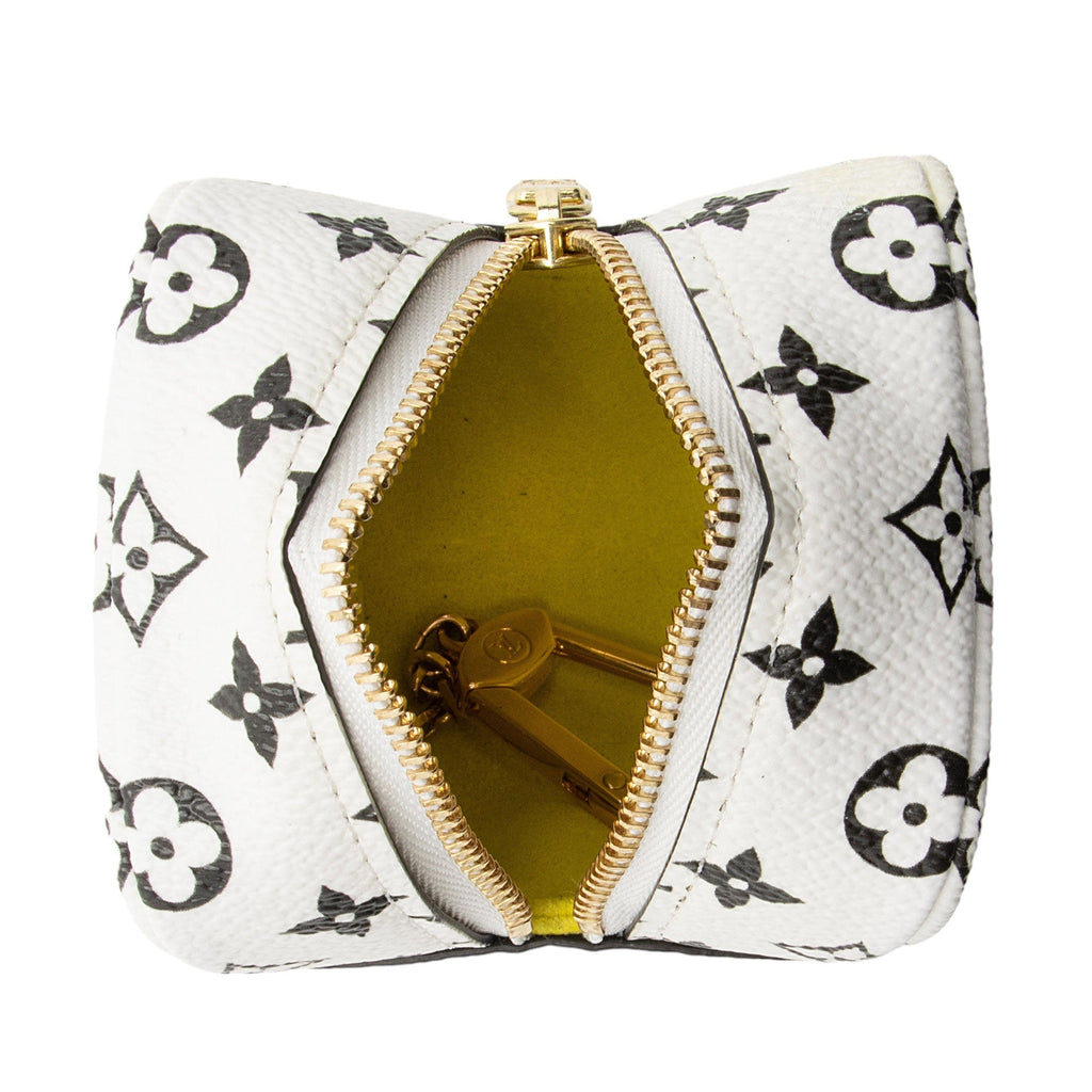 Louis Vuitton Giant Monogram Canvas Cube Coin Pouch (SHF-O3e1p4)
