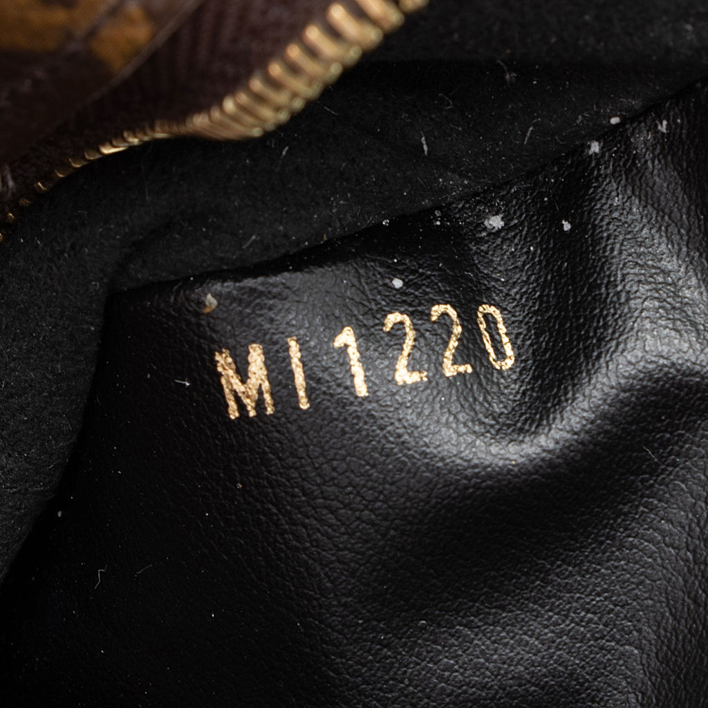 Louis Vuitton Giant Monogram Canvas Double Zip Pochette (SHF-gxhVVJ)