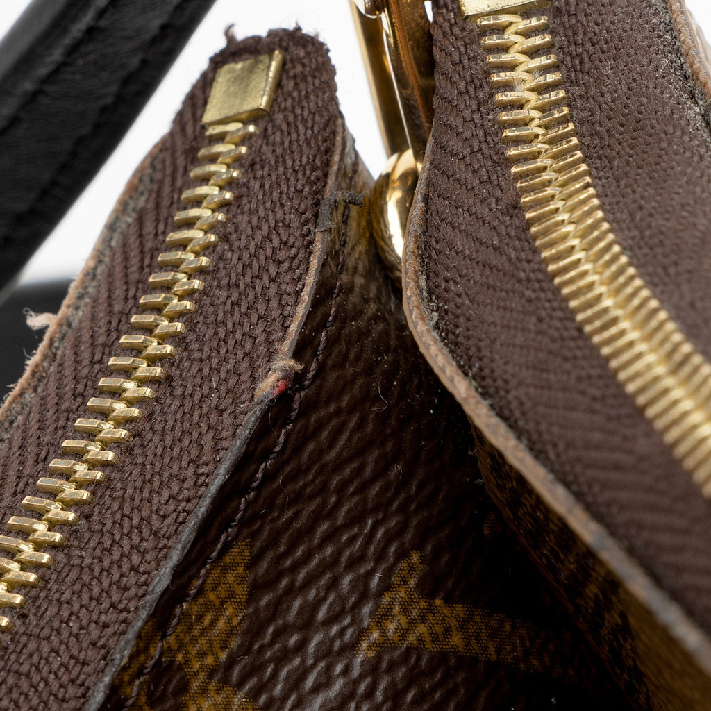 Louis Vuitton Giant Monogram Canvas Double Zip Pochette (SHF-qlqavz)