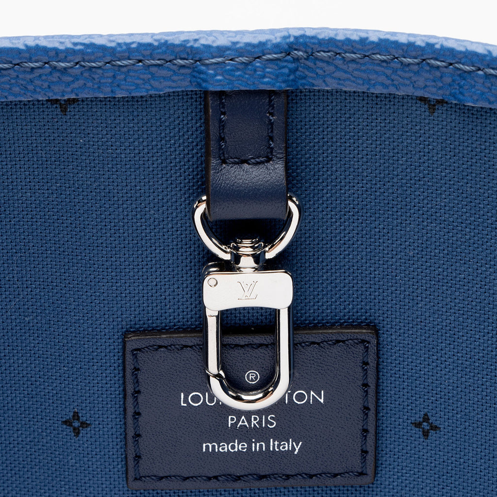 Louis Vuitton Giant Monogram Canvas Escale Onthego GM Tote (SHF-EJNgea)