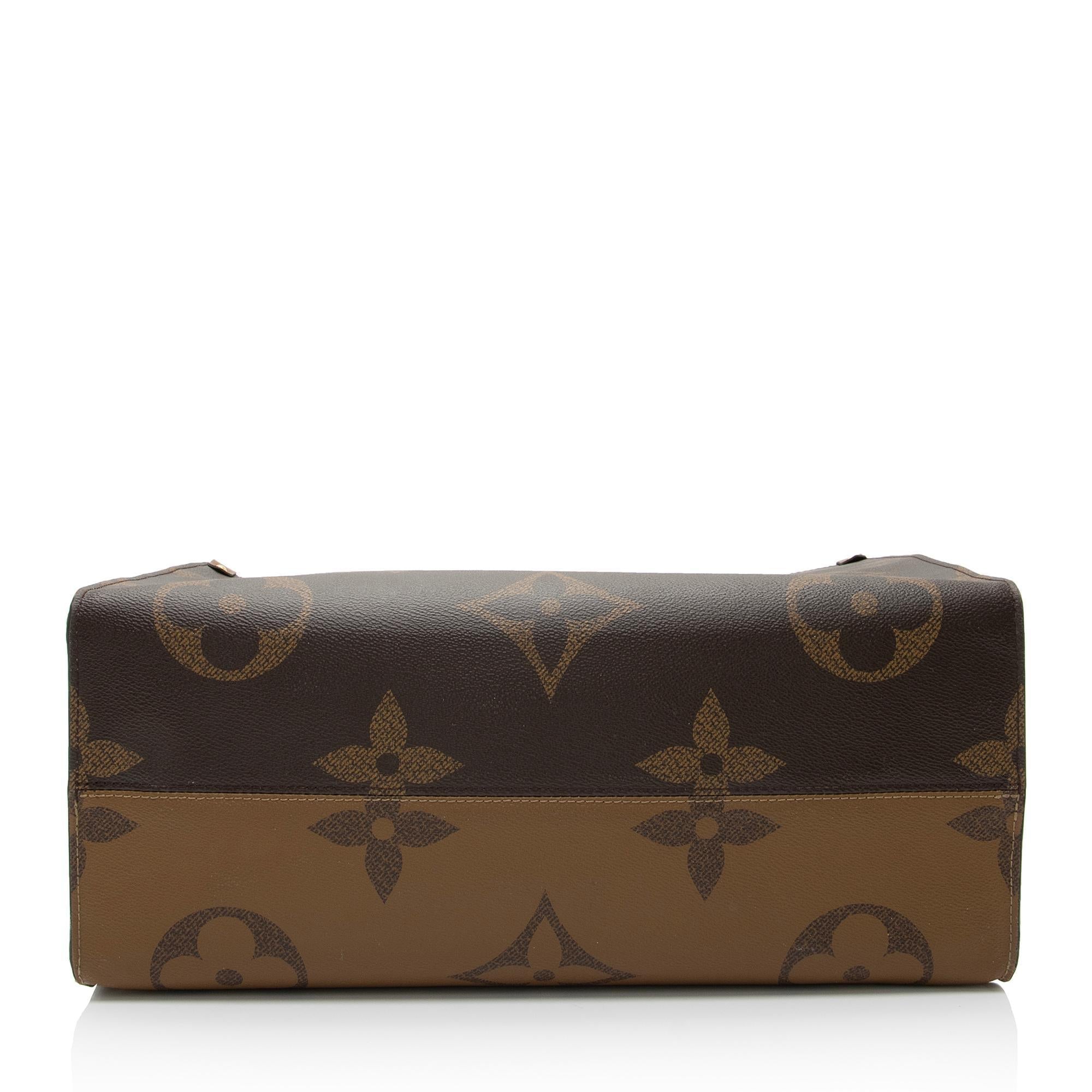 Louis Vuitton Giant Monogram Canvas Onthego GM Tote (SHF-1YYMn6)