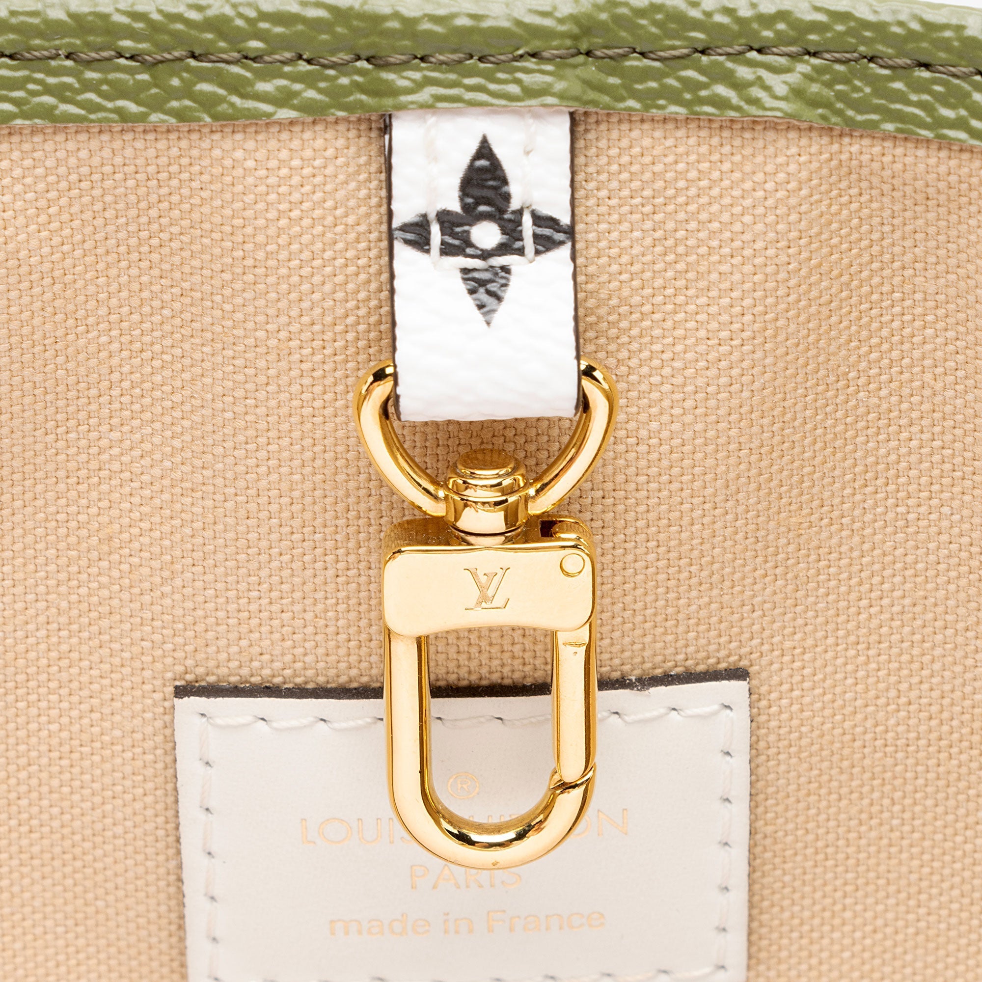 Louis Vuitton Giant Monogram Canvas Onthego GM Tote (SHF-2OCOFy)