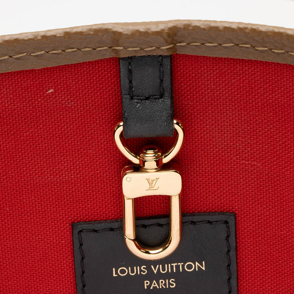 Louis Vuitton Giant Monogram Canvas Onthego GM Tote (SHF-2xyle4)