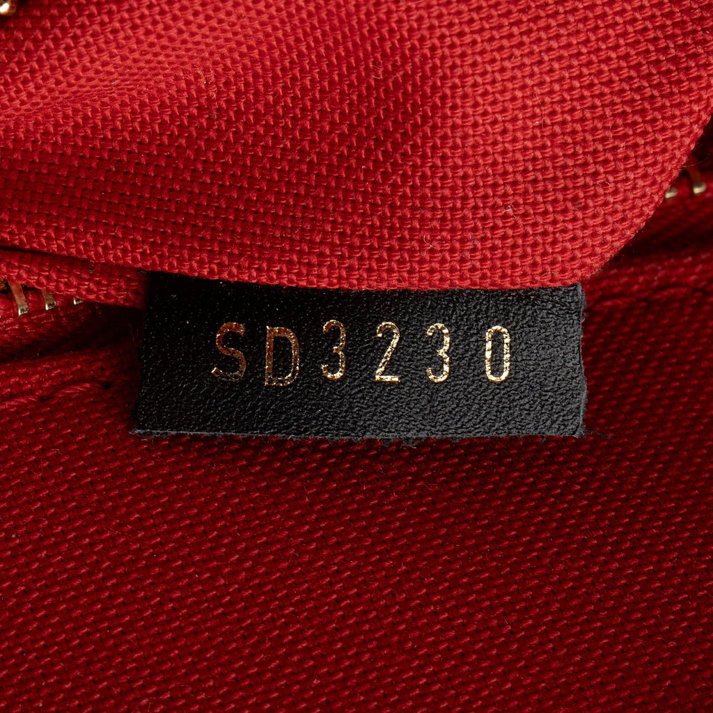 Louis Vuitton Giant Monogram Canvas Onthego GM Tote (SHF-vV9dsf)