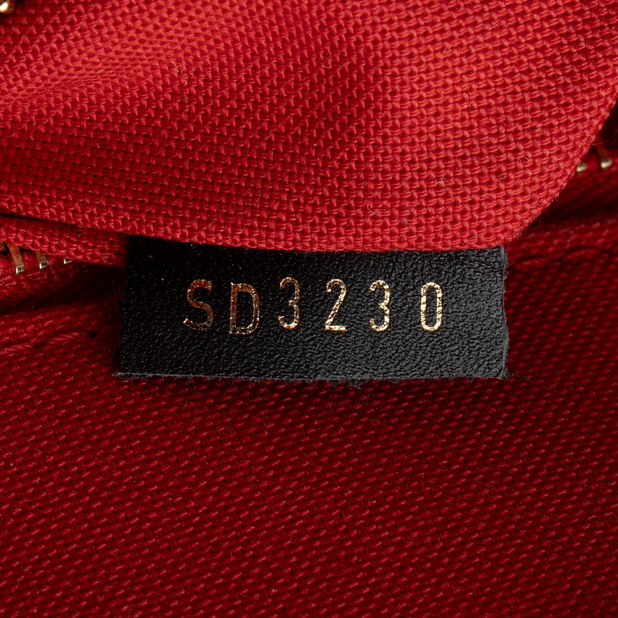 Louis Vuitton Giant Monogram Canvas Onthego GM Tote (SHF-vV9dsf)